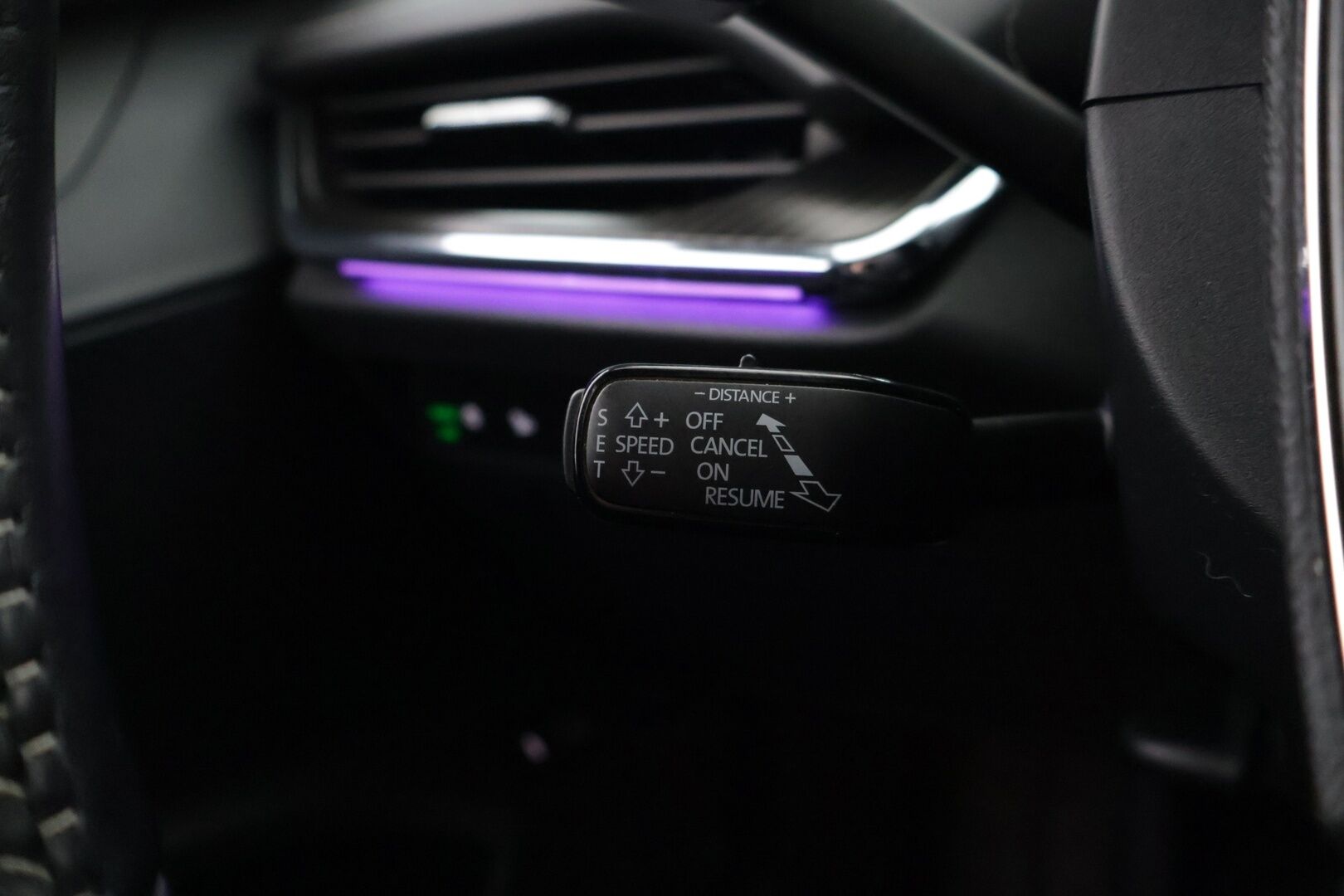 SKODA ENYAQ 2022 80X Sportline iV * HUD / Lämpöpumppu / Muistipenkki / 360° kamera / ACC / Matrix-LED / Navi / Kaistavahti / Neliveto * / - Sportline / Kahdet Skodan vanteet / Skodalla huollettu