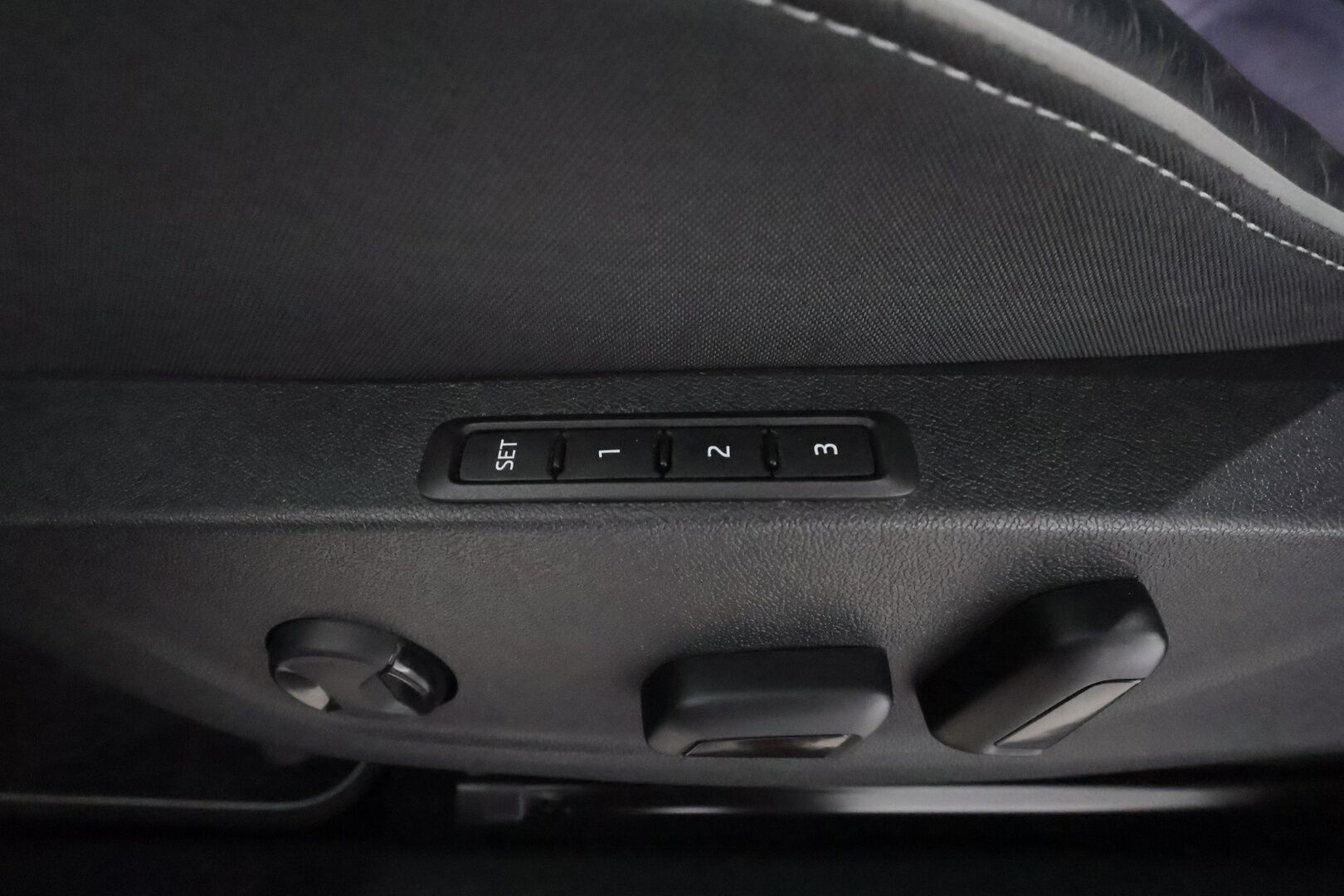 SKODA ENYAQ 2022 IV80X Sportline *HUD / Lämpöpumppu / Muistipenkki / 360° kamera / ACC / Matrix-LED / Navi / Kaistavahti* - Sportline / Kahdet Skodan vanteet / Skodalla huollettu