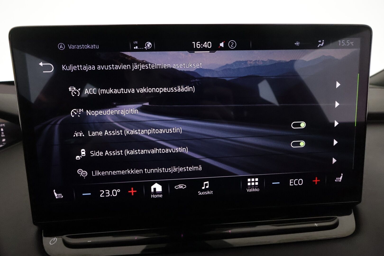 SKODA ENYAQ 2022 IV80X Sportline *HUD / Lämpöpumppu / Muistipenkki / 360° kamera / ACC / Matrix-LED / Navi / Kaistavahti* - Sportline / Kahdet Skodan vanteet / Skodalla huollettu