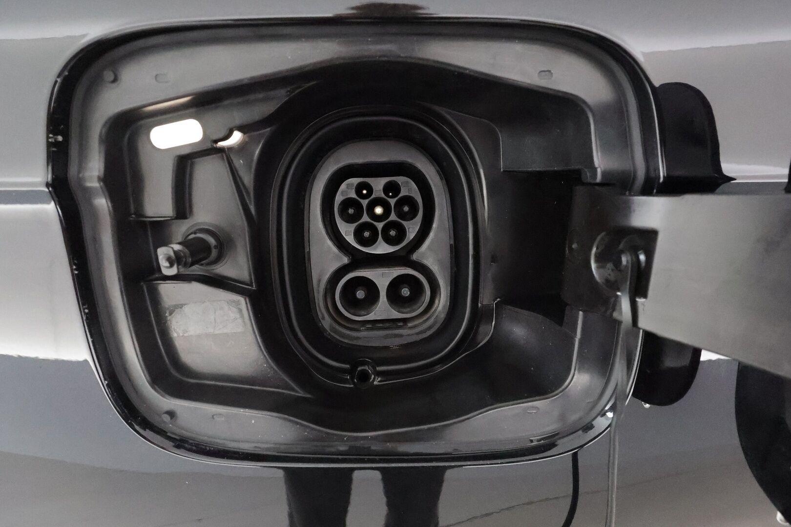 SKODA ENYAQ 2022 80X Sportline iV * HUD / Lämpöpumppu / Muistipenkki / 360° kamera / ACC / Matrix-LED / Navi / Kaistavahti / Neliveto * / - Sportline / Kahdet Skodan vanteet / Skodalla huollettu