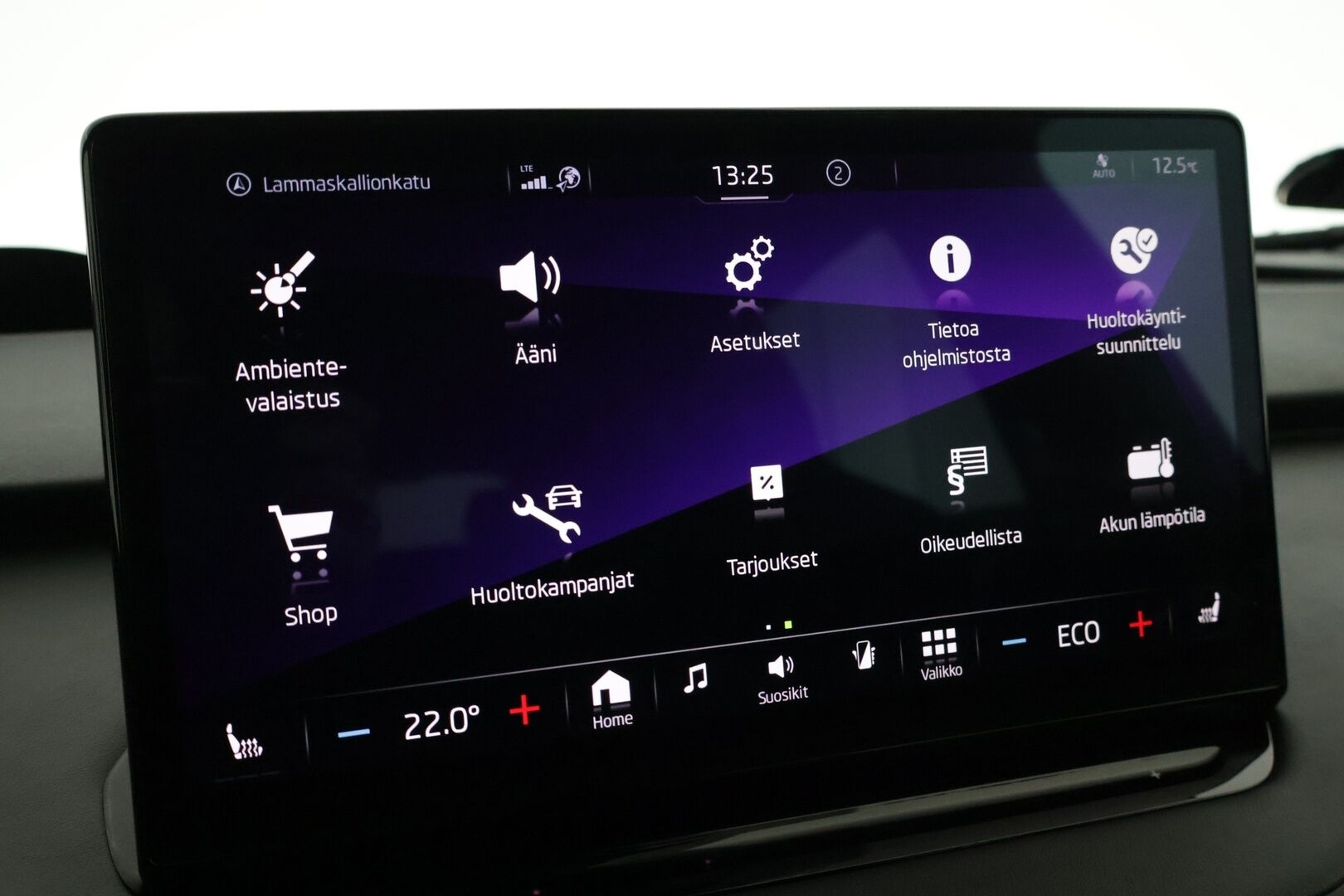 SKODA ENYAQ 2022 80X Sportline iV * HUD / Lämpöpumppu / Muistipenkki / 360° kamera / ACC / Matrix-LED / Navi / Kaistavahti / Neliveto * / - Sportline / Kahdet Skodan vanteet / Skodalla huollettu