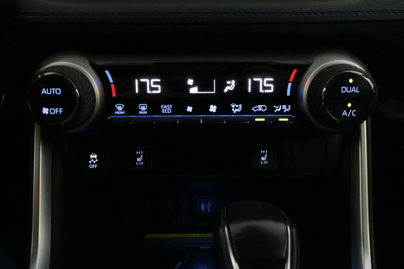 Toyota RAV4 2019 2,5 Hybrid AWD-i Style - | 2.om Suomi-auto | ACC | P. Kamera | JBL | Lohkolämmitin | Lämpöpaketti | Navi | LED | Merkkihuollettu |