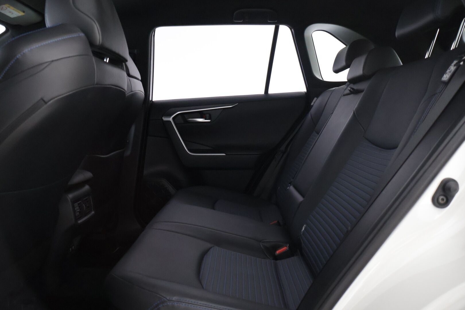 Toyota RAV4 2019 2,5 Hybrid AWD-i Style - | 2.om Suomi-auto | ACC | P. Kamera | JBL | Lohkolämmitin | Lämpöpaketti | Navi | LED | Merkkihuollettu |