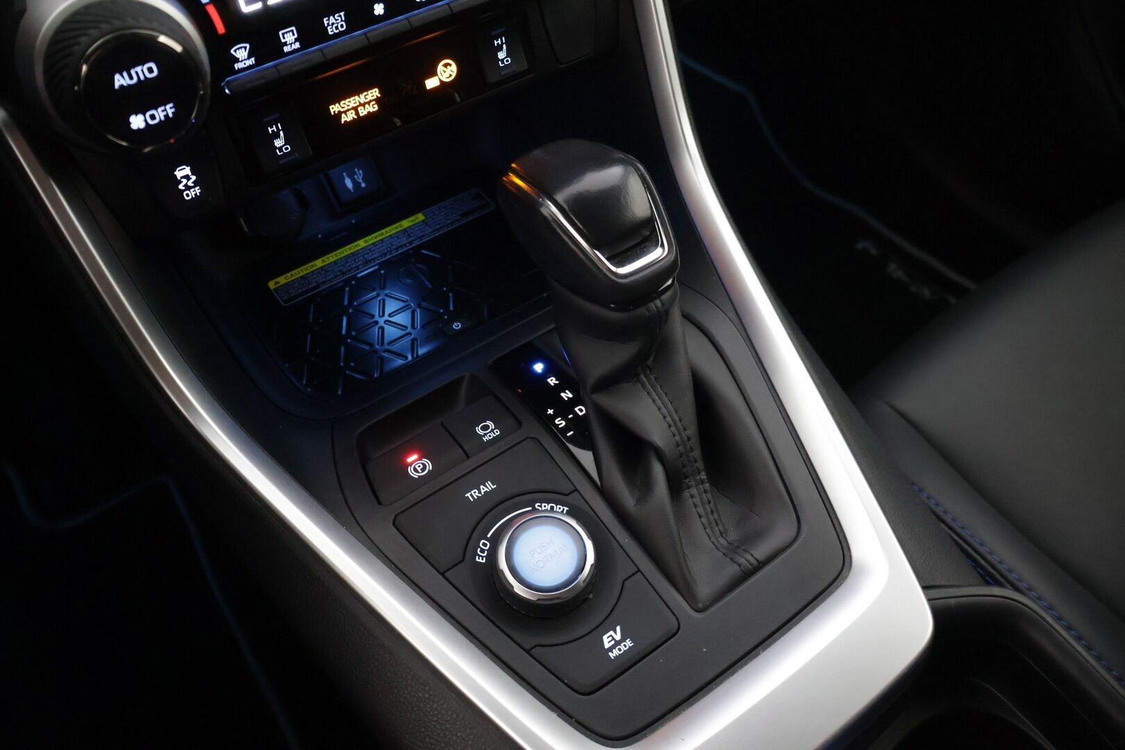 Toyota RAV4 2019 2,5 Hybrid AWD-i Style - | 2.om Suomi-auto | ACC | P. Kamera | JBL | Lohkolämmitin | Lämpöpaketti | Navi | LED | Merkkihuollettu |