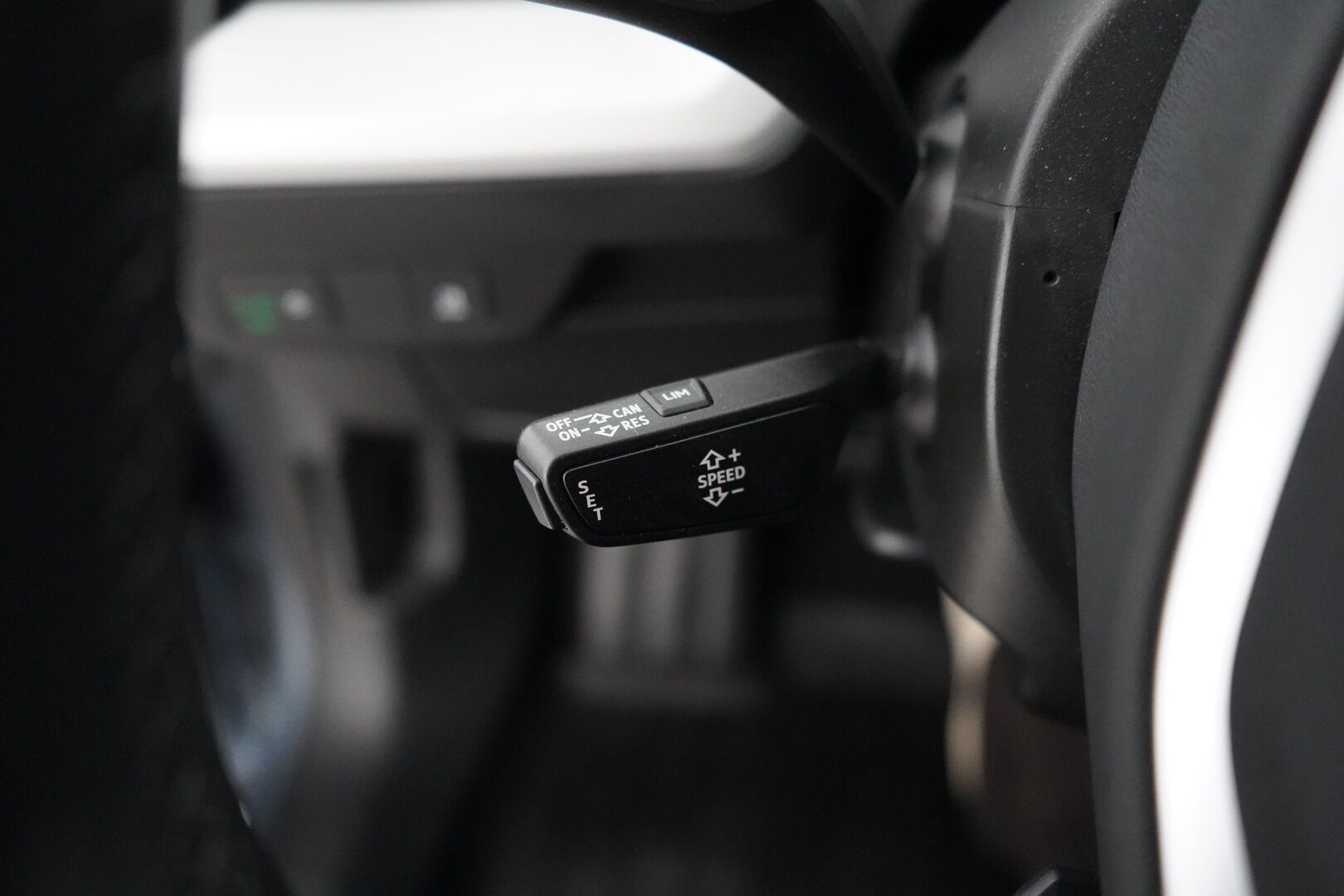 Audi Q4 e-tron 2021 40 e-tron - Sähkökoukku | LED | Digimittaristo | P-Tutkat