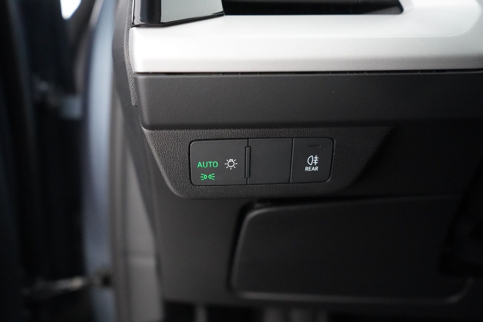 Audi Q4 e-tron 2021 40 e-tron - Sähkökoukku | LED | Digimittaristo | P-Tutkat