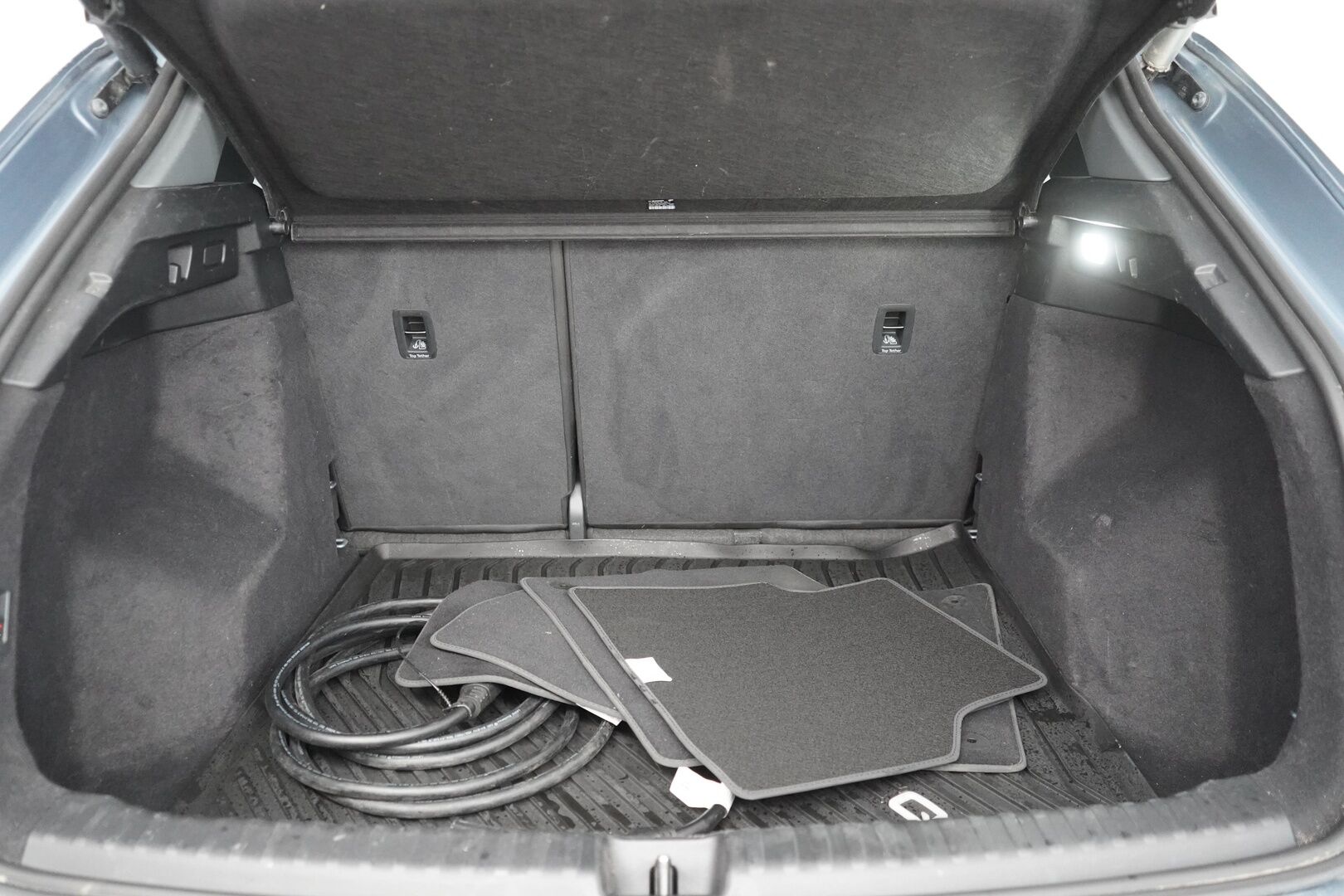 Audi Q4 e-tron 2021 40 e-tron - Sähkökoukku | LED | Digimittaristo | P-Tutkat