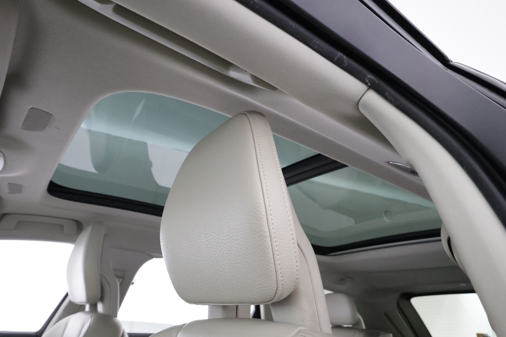 Volvo V90 2017 T6 AWD Business Inscription aut * Webasto / ACC / B&W / 360 / Full-LED / Muistipenkki / Navi / Kaistavahti * - Panorama / HUD / Suomi-auto / Kahdet renkaat aluvanteilla