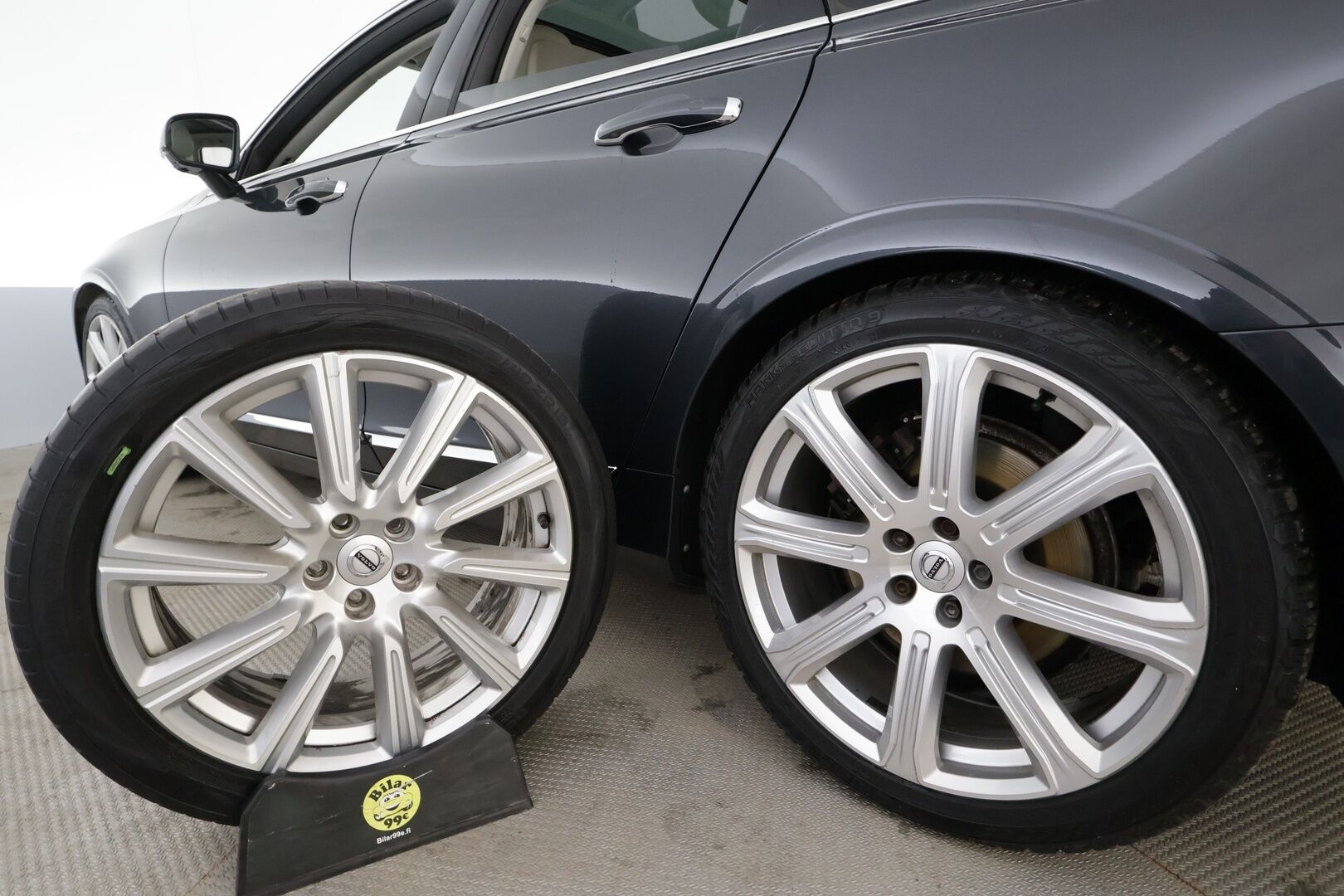 Volvo V90 2017 T6 AWD Business Inscription aut * Webasto / ACC / B&W / 360 / Full-LED / Muistipenkki / Navi / Kaistavahti * - Panorama / HUD / Suomi-auto / Kahdet renkaat aluvanteilla