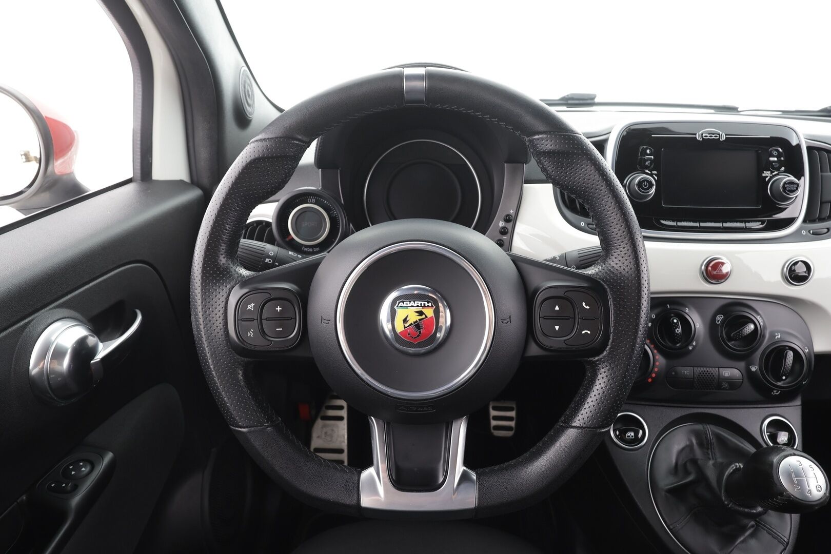 FIAT-ABARTH 500 2018 595 ABARTH * Sporttipenkit / Lohko+Sisä / Bluetooth / Digimittaristo / Ilmastointi * - Kahdet renkaat aluvanteilla - HULLUT AVAJAISHULINAT KORKOTARJOUS 3,29 %