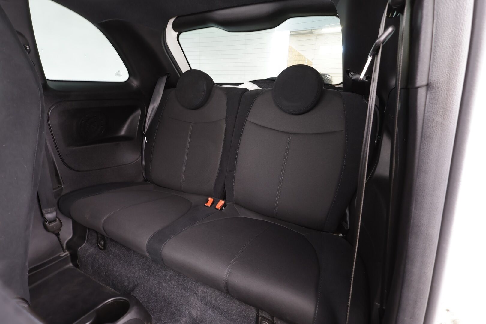 FIAT-ABARTH 500 2018 595 ABARTH * Sporttipenkit / Lohko+Sisä / Bluetooth / Digimittaristo / Ilmastointi * - Kahdet renkaat aluvanteilla - HULLUT AVAJAISHULINAT KORKOTARJOUS 3,29 %