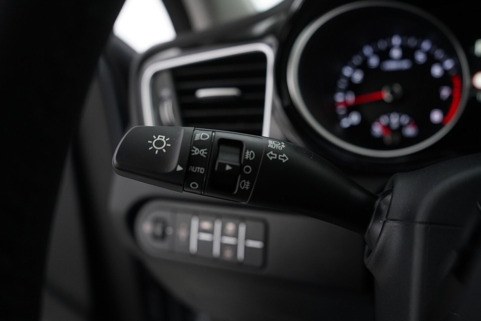 Kia XCeed 2025 1.5 T-GDI 140hv EX DCT Comfort *ACC / Lohkolämmitin / Kamera / Navi / Ratinlämmitin* - AJAMATON (380KM) / 1- Omisteinen Suomi-auto / OEM vanteet