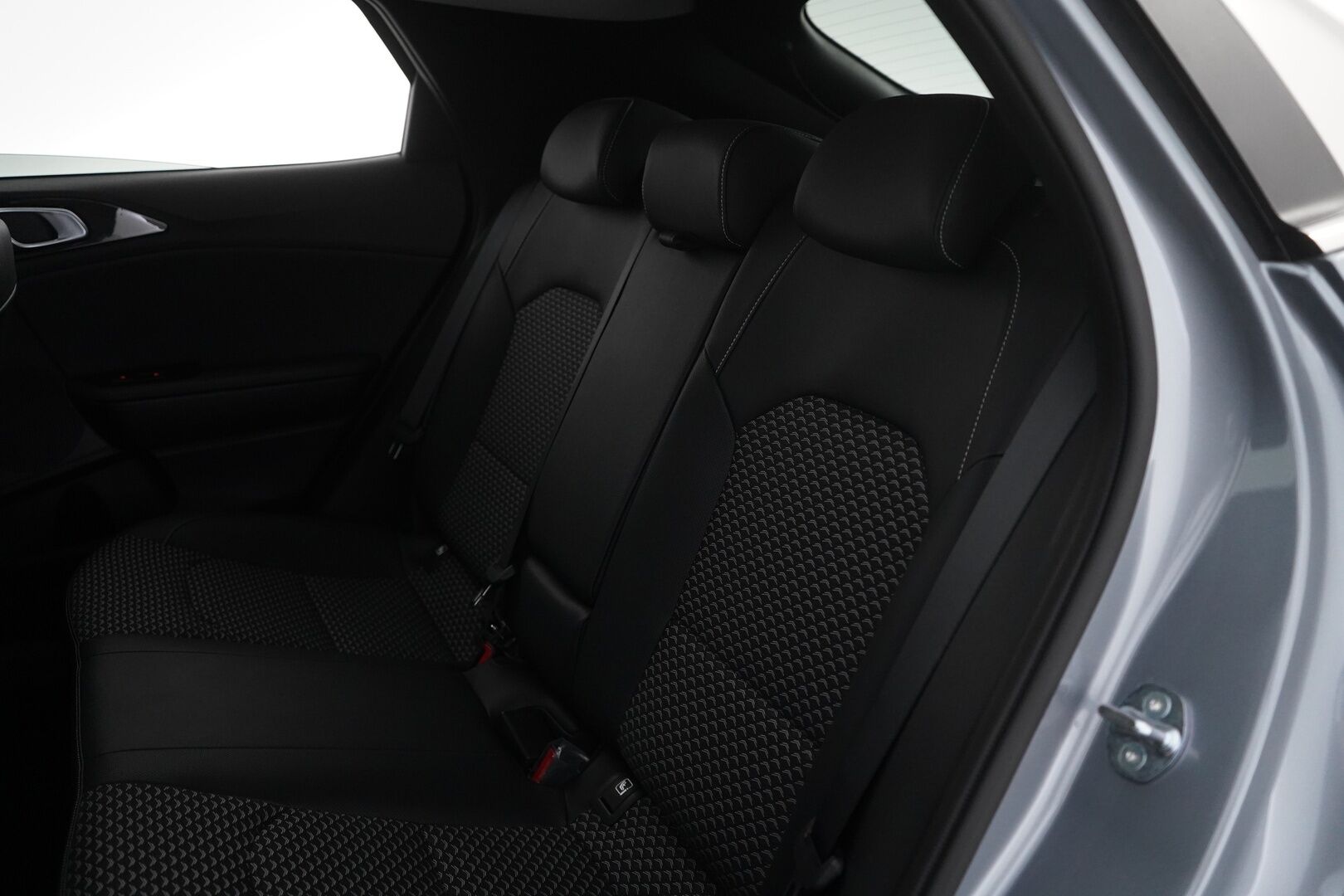 Kia XCeed 2025 1.5 T-GDI 140hv EX DCT Comfort *ACC / Lohkolämmitin / Kamera / Navi / Ratinlämmitin* - AJAMATON (380KM) / 1- Omisteinen Suomi-auto / OEM vanteet