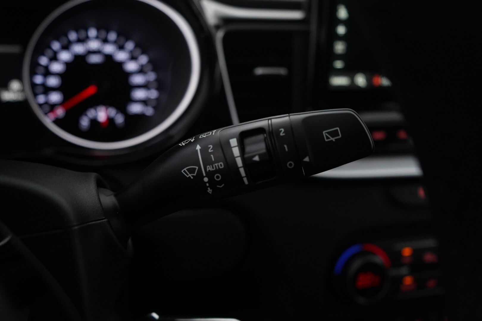 Kia XCeed 2025 1.5 T-GDI 140hv EX DCT Comfort *ACC / Kamera / Navi / Ratinlämmitin / Lohkolämmitin * - KATSO TÄYSIN POIKKEUKSELLINEN HINTA! / AJAMATON (380KM) / Suomi-auto / OEM vanteet / Talvipaketti - HULLUT AVAJAISHULINAT KORKOTARJOUS 3,29 %