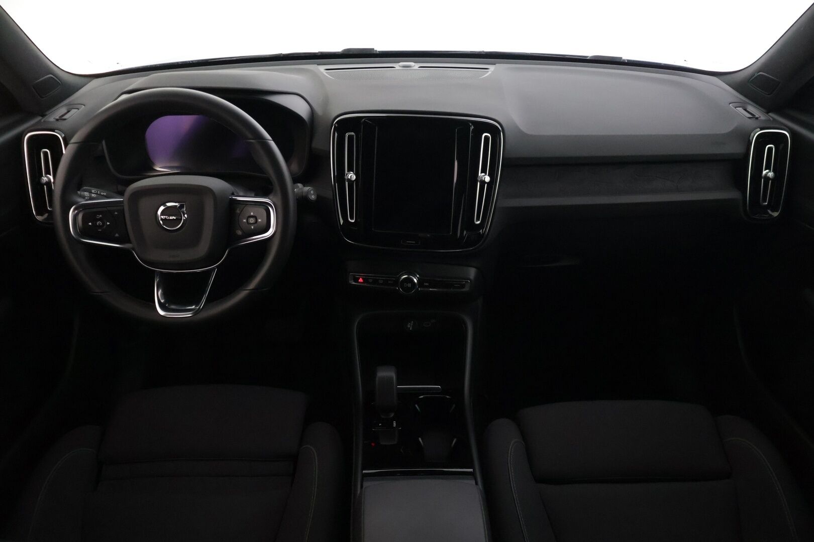Volvo XC40 2022 Recharge Plus aut - | Adaptiivinen vakionopeudensäädin | Digimittaristo | KeyLess Go | Blis  | Volvo on call | Touchpad | Kahdet renkaat | Huoltokirja |