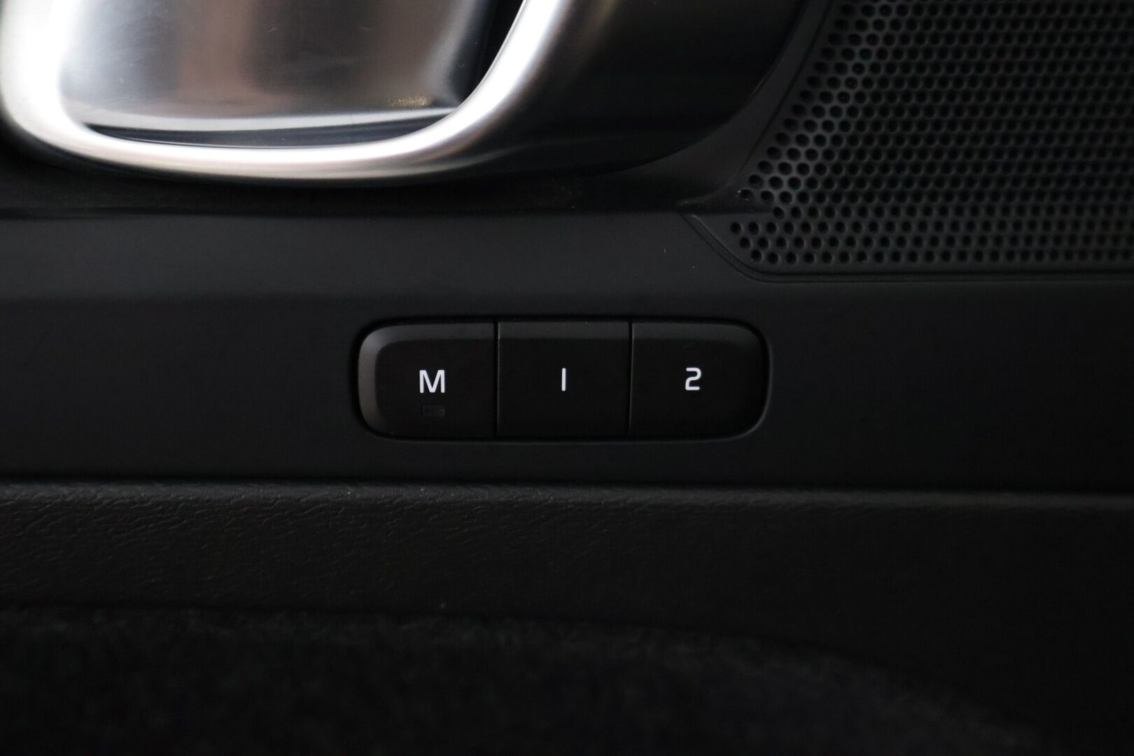 Volvo XC40 2022 Recharge Plus aut - | Adaptiivinen vakionopeudensäädin | Digimittaristo | KeyLess Go | Blis  | Volvo on call | Touchpad | Kahdet renkaat | Huoltokirja |
