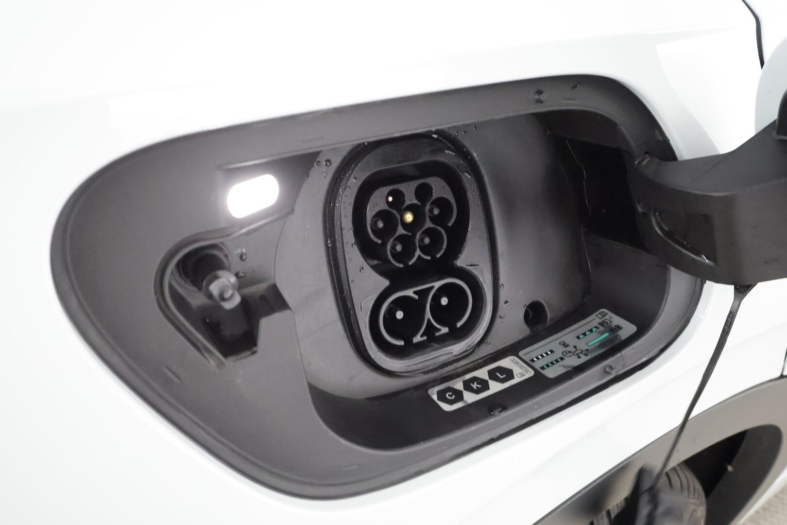 VOLKSWAGEN ID.5 2024 GTX 250 kW 4Motion* ILP / ACC / HUD / Koukku / Hierovat Muistipenkit / Lasikatto / 360-kamera * - Akku kuntotarkastettu SoH 99,7% / Merkkihuollettu / 2x Lataus / Kahdet Renkaat