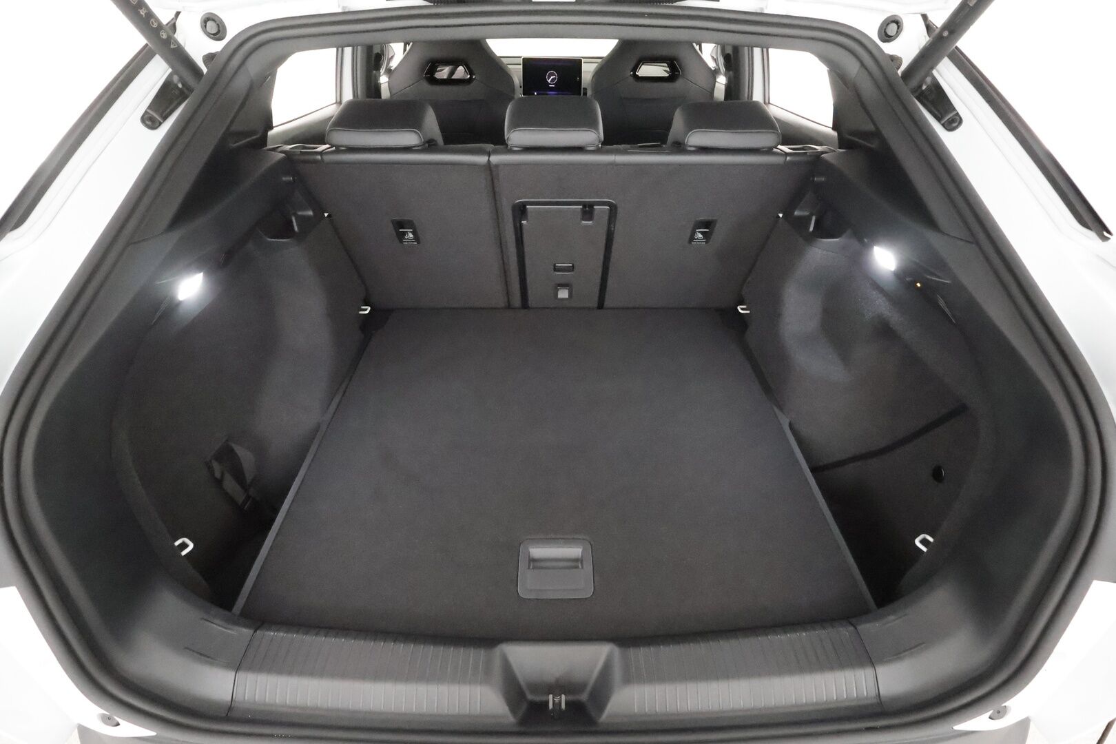 VOLKSWAGEN ID.5 2024 GTX 250 kW 4Motion* ILP / ACC / HUD / Koukku / Hierovat Muistipenkit / Lasikatto / 360-kamera * - Akku kuntotarkastettu SoH 99,7% / Merkkihuollettu / 2x Lataus / Kahdet Renkaat