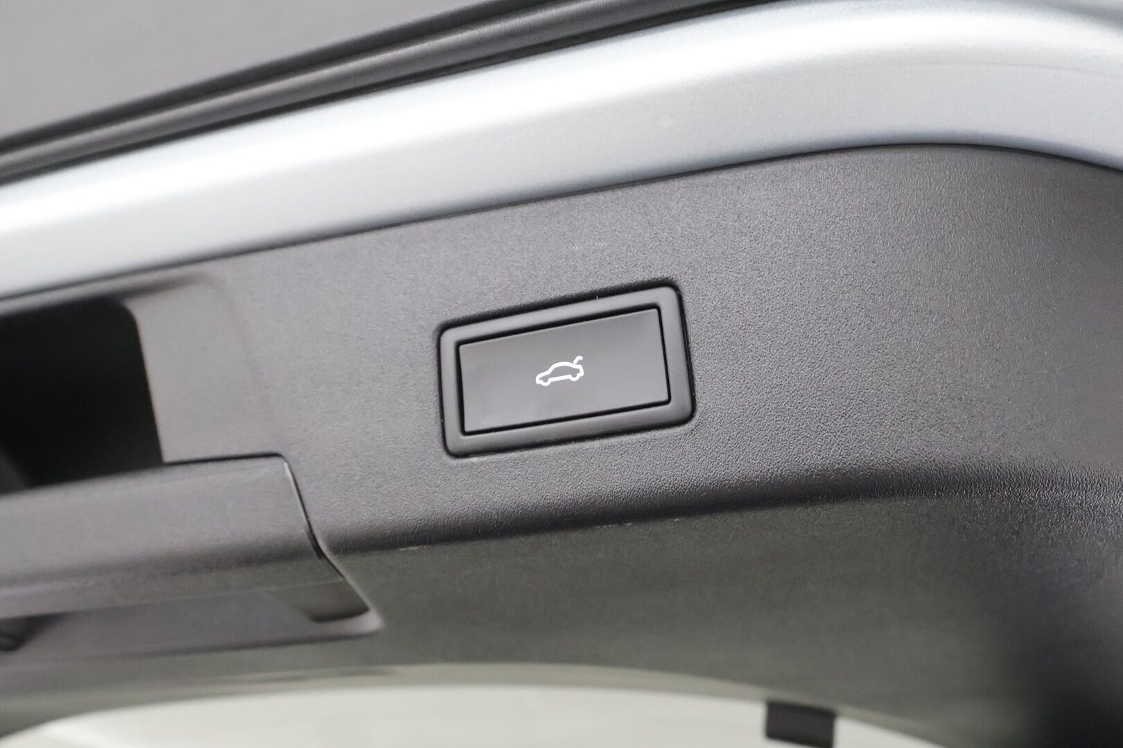 VOLKSWAGEN ID.5 2025 GTX 4Motion 250 kW * ACC / ILP / Koukku / Lasikatto / H&K / Hierovat Muistipenkit / 360-Kamera* - Akku kuntotarkastettu / 2x Lataus / Kahdet Renkaat