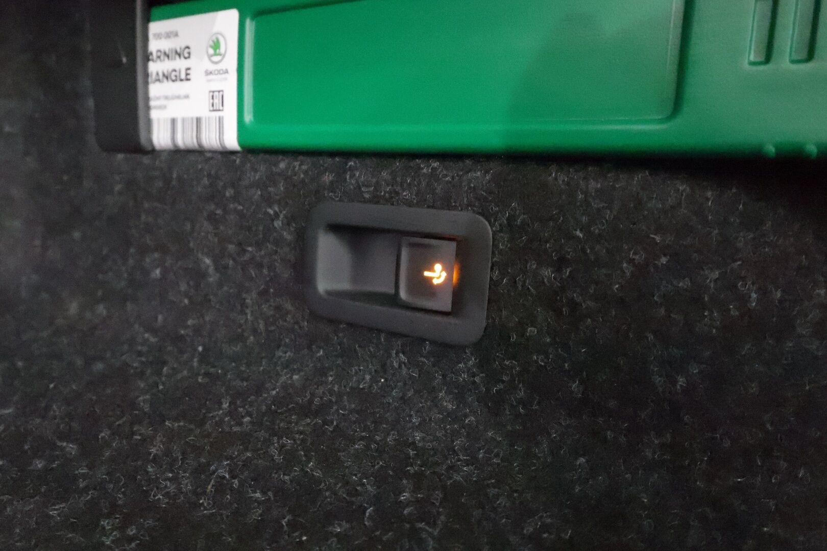 SKODA ENYAQ 2024 Coupe 85x 4x4 RS  * ILP / ACC / HUD / Muistipenkit / Koukku / Matrix-LED / 360-Kamera / Canton / Hierovapenkki* - Akku kuntotarkastettu SoH 98,5% / Merkkihuollettu / Nahat / 2x vanteet