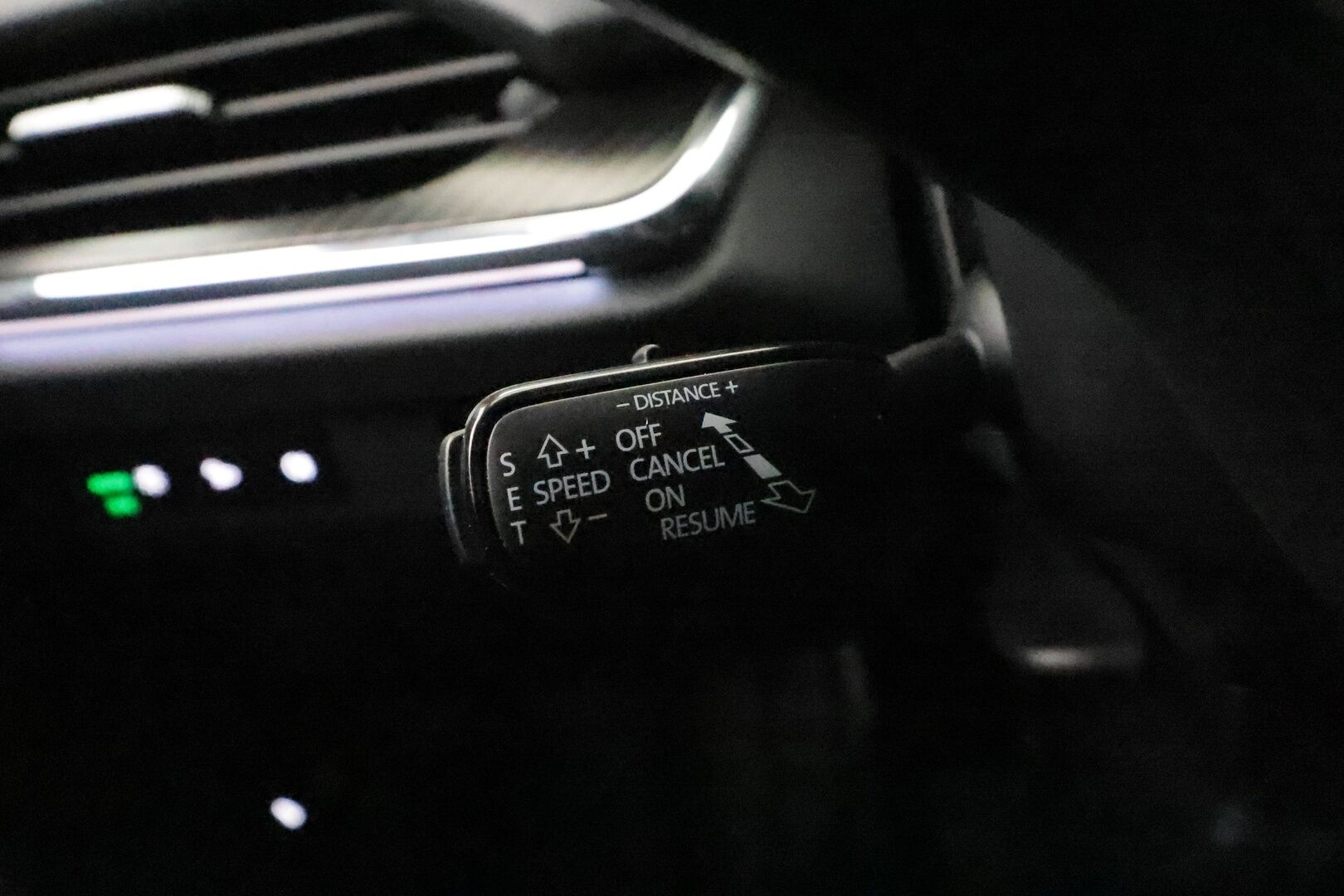 SKODA ENYAQ 2024 Coupe 85x 4x4 RS  * ILP / ACC / HUD / Muistipenkit / Koukku / Matrix-LED / 360-Kamera / Canton / Hierovapenkki* - Akku kuntotarkastettu SoH 98,5% / Merkkihuollettu / Nahat / 2x vanteet