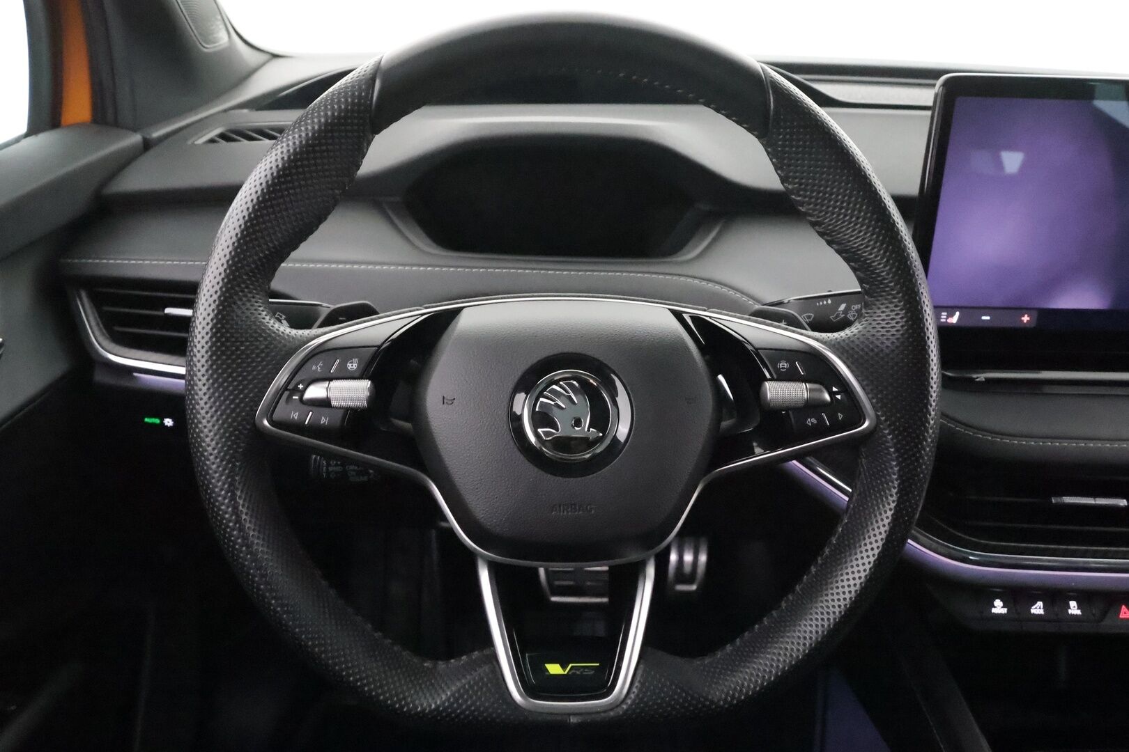 SKODA ENYAQ 2024 Coupe 85x 4x4 RS  * ILP / ACC / HUD / Muistipenkit / Koukku / Matrix-LED / 360-Kamera / Canton / Hierovapenkki* - Akuston esilämmitys / Akku kuntotarkastettu SoH 98,5% / Merkkihuollettu / Nahat / 2x vanteet