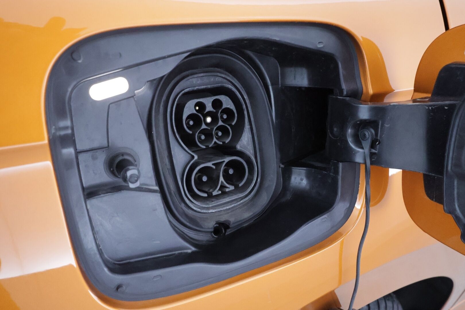 SKODA ENYAQ 2024 Coupe 85x 4x4 RS  * ILP / ACC / HUD / Muistipenkit / Koukku / Matrix-LED / 360-Kamera / Canton / Hierovapenkki* - Akku kuntotarkastettu SoH 98,5% / Merkkihuollettu / Nahat / 2x vanteet