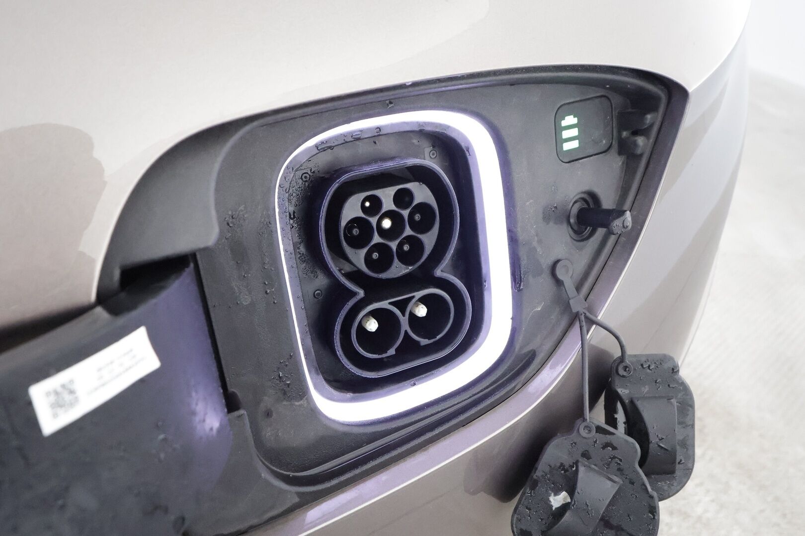 HYUNDAI KONA 2023 Prime Elektro 2WD * ACC / HUD / P.kamera / ILP / Krell / Ilmastoidut nahat / Keyless / Navi / LED / Sähköpenkit / Digimittaristo * - Akku kuntotarkastettu SoH 98,2% / Merkkihuollettu / Hyvät varusteet