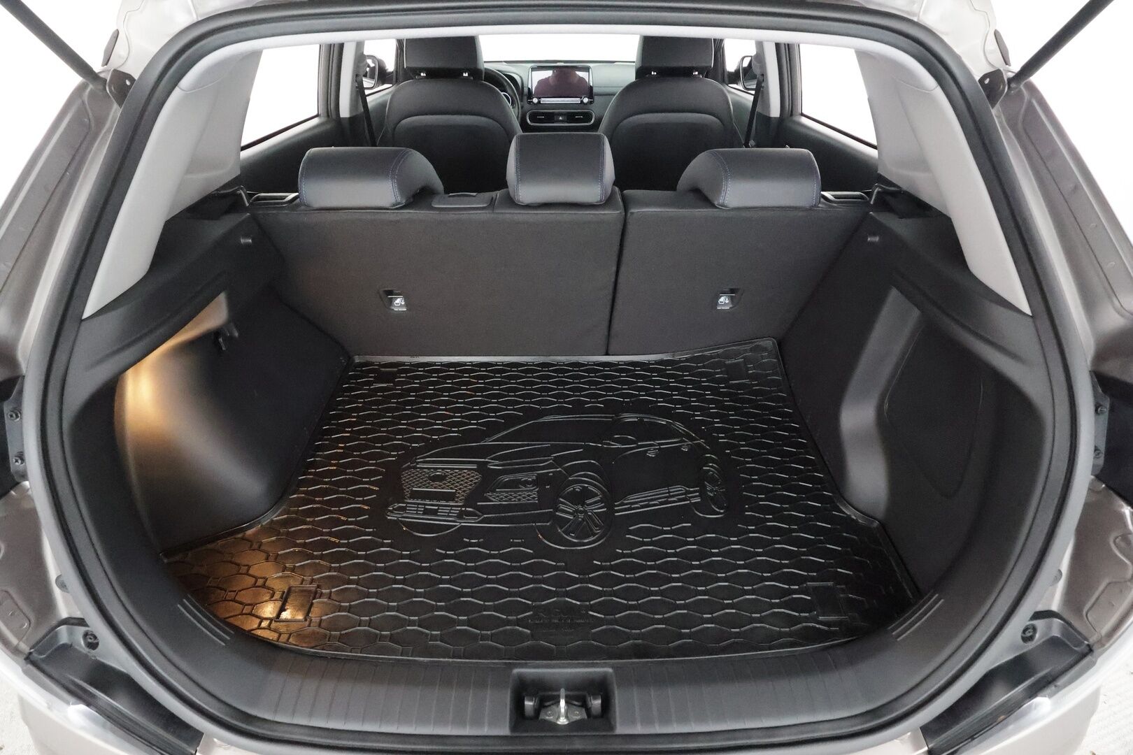 HYUNDAI KONA 2023 Prime Elektro 2WD * ACC / HUD / P.kamera / ILP / Krell / Ilmastoidut nahat / Keyless / Navi / LED / Sähköpenkit / Digimittaristo * - Merkkihuollettu / Hyvät varusteet