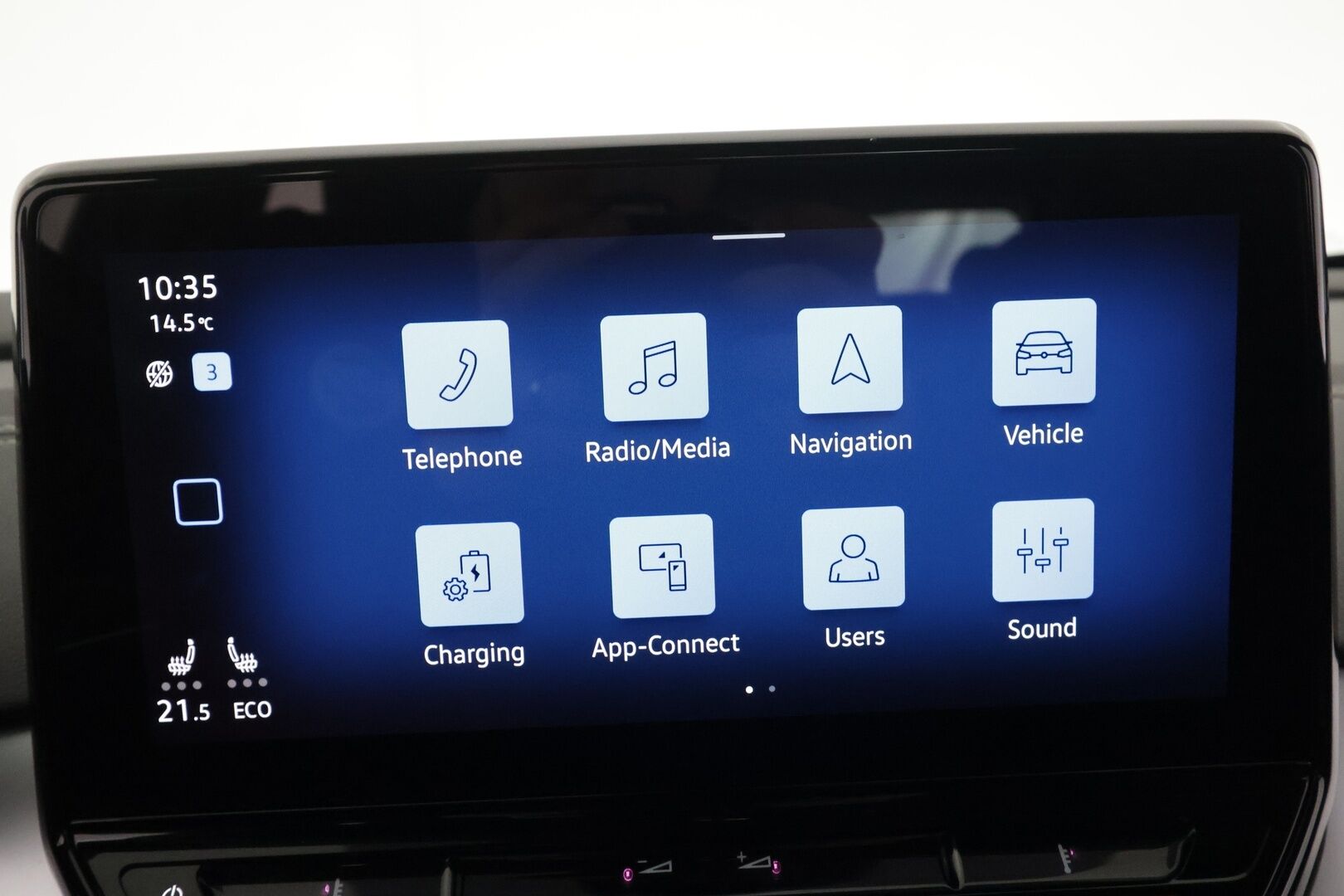 VOLKSWAGEN ID.4 2023 Pro Performance 150 kW * ACC / P.kamera / Muistipenkit hieronnalla / Koukku / Navi / LED / ILP / Keyless * - Kahdet renkaat aluvanteilla / Merkkihuollettu