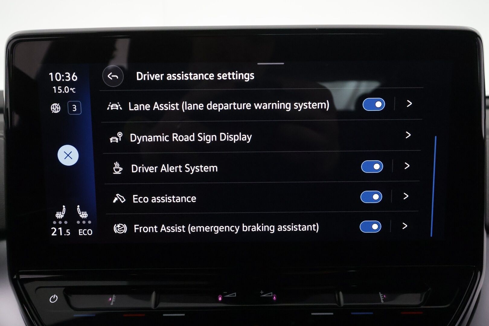 VOLKSWAGEN ID.4 2023 Pro Performance 150 kW * ACC / P.kamera / Muistipenkit hieronnalla / Koukku / Navi / LED / ILP / Keyless * - Kahdet renkaat aluvanteilla / Merkkihuollettu