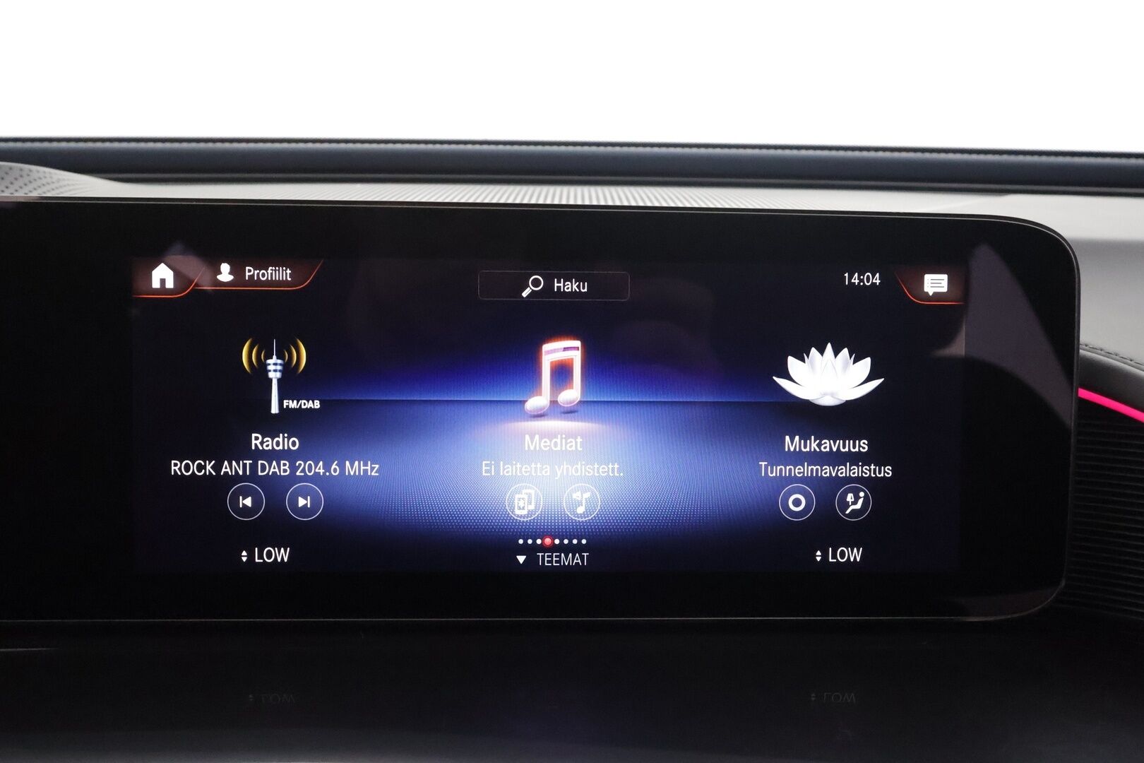 MERCEDES-BENZ EQC 2023 400 * Distronic+ / HUD / P.kamera / Midline / Lasikattoluukku / Koukku / Multibeam / Widescreen / Keyless / Navi * - Kahdet renkaat aluvanteilla / Merkkihuollettu