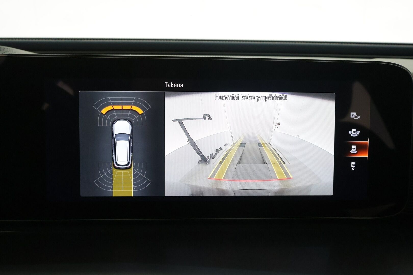 MERCEDES-BENZ EQC 2023 400 * Distronic+ / HUD / P.kamera / Midline / Lasikattoluukku / Koukku / Multibeam / Widescreen / Keyless / Navi * - Akku kuntotarkastettu SoH 95,4% / Kahdet renkaat aluvanteilla / Merkkihuollettu