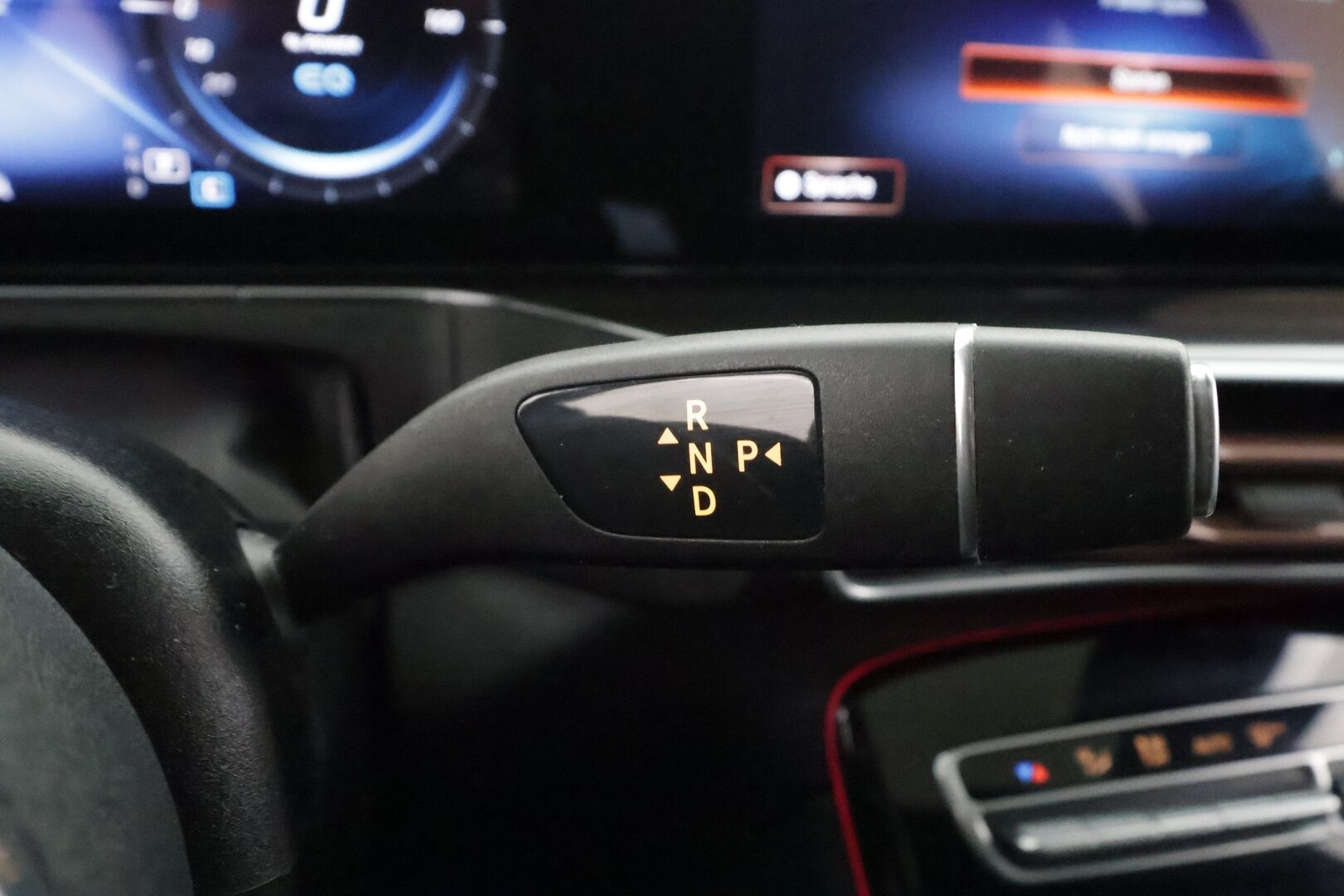 MERCEDES-BENZ EQC 2023 400 * Distronic+ / HUD / P.kamera / Midline / Lasikattoluukku / Koukku / Multibeam / Widescreen / Keyless / Navi * - Akku kuntotarkastettu SoH 95,4% / Kahdet renkaat aluvanteilla / Merkkihuollettu - HULLUT AVAJAISHULINAT KORKOTARJOUS 3,29 %