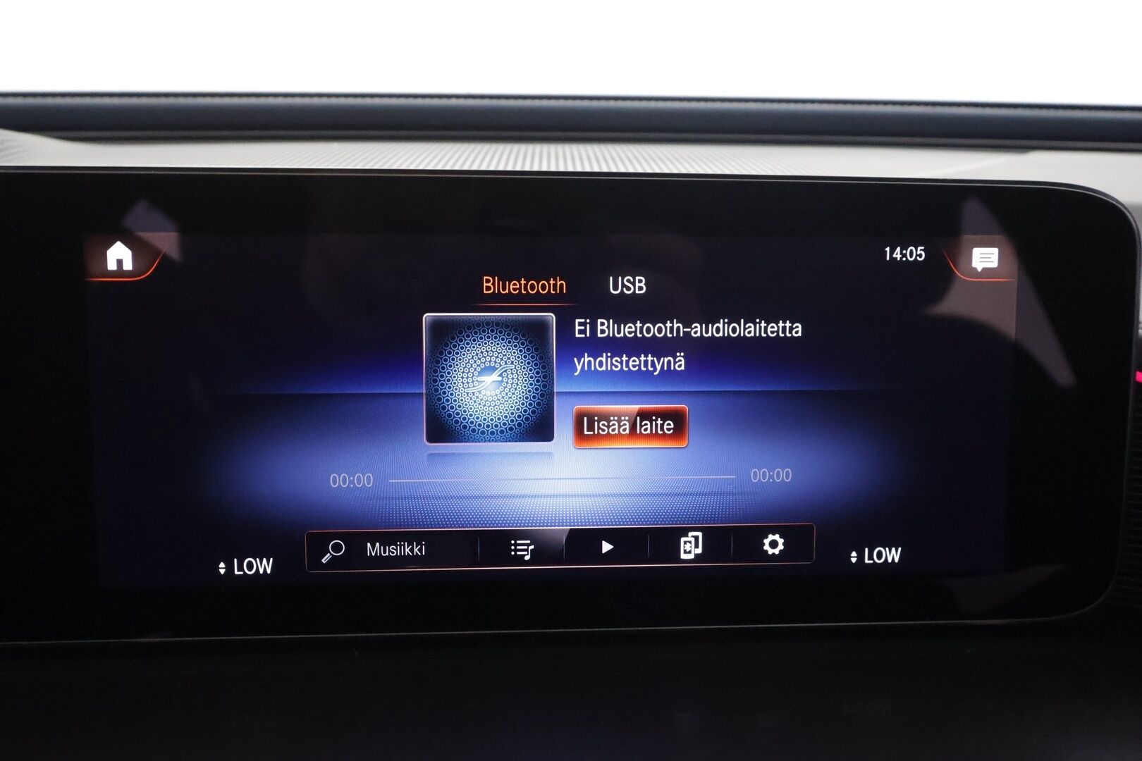 MERCEDES-BENZ EQC 2023 400 * Distronic+ / HUD / P.kamera / Midline / Lasikattoluukku / Koukku / Multibeam / Widescreen / Keyless / Navi * - Kahdet renkaat aluvanteilla / Merkkihuollettu