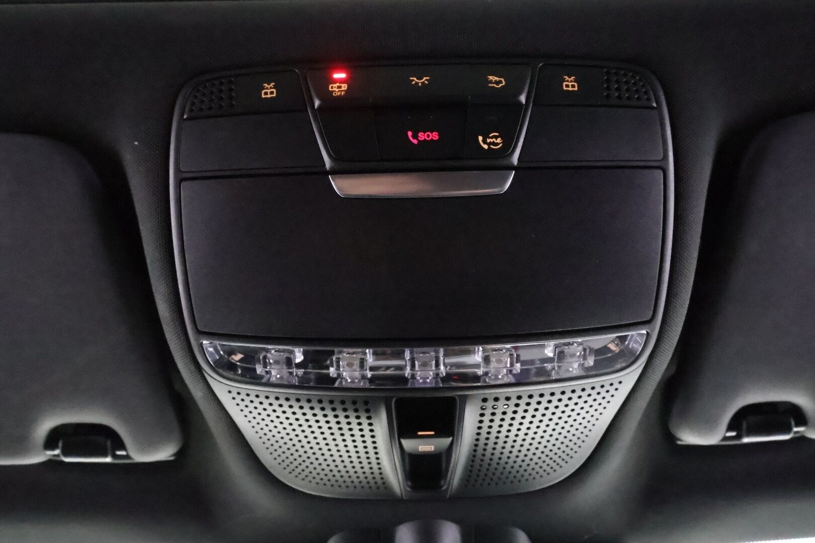 MERCEDES-BENZ EQC 2023 400 * Distronic+ / HUD / P.kamera / Midline / Lasikattoluukku / Koukku / Multibeam / Widescreen / Keyless / Navi * - Akku kuntotarkastettu SoH 95,4% / Kahdet renkaat aluvanteilla / Merkkihuollettu - HULLUT AVAJAISHULINAT KORKOTARJOUS 3,29 %