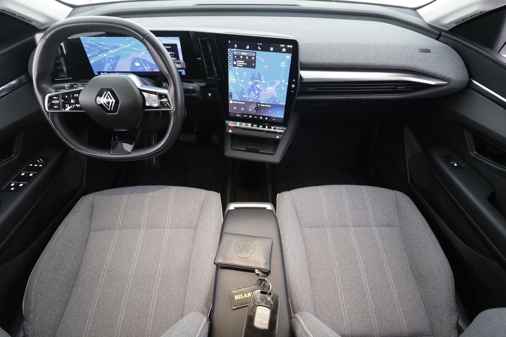 RENAULT MEGANE 2022 E-Tech electric 60kWh 220hv Evolution * ACC / Koukku / P.kamera / ILP / LED / Navi / Keyless * - Kahdet renkaat aluvanteilla / Merkkihuollot / - HULLUT AVAJAISHULINAT KORKOTARJOUS 3,29 %