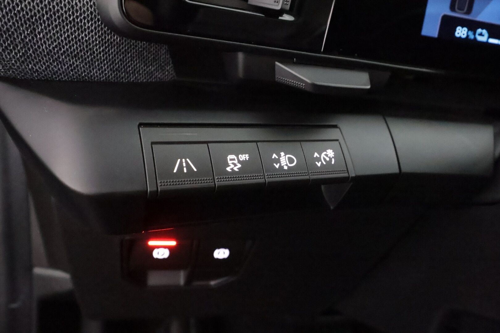 RENAULT MEGANE 2022 E-Tech electric 60kWh 220hv Evolution * ACC / Koukku / P.kamera / ILP / LED / Navi / Keyless * - Kahdet renkaat aluvanteilla / Merkkihuollot / - HULLUT AVAJAISHULINAT KORKOTARJOUS 3,29 %