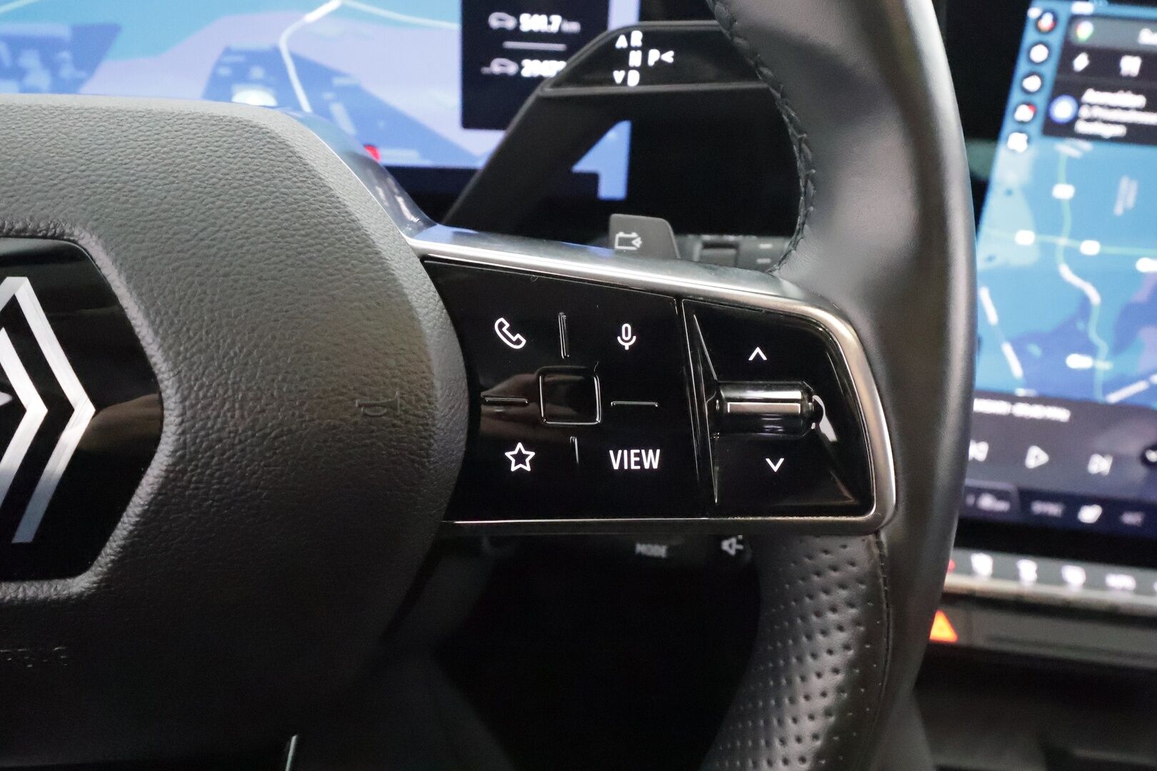 RENAULT MEGANE 2022 E-Tech electric 60kWh 220hv Evolution * ACC / Koukku / P.kamera / ILP / LED / Navi / Keyless * - Kahdet renkaat aluvanteilla / Merkkihuollot / - HULLUT AVAJAISHULINAT KORKOTARJOUS 3,29 %