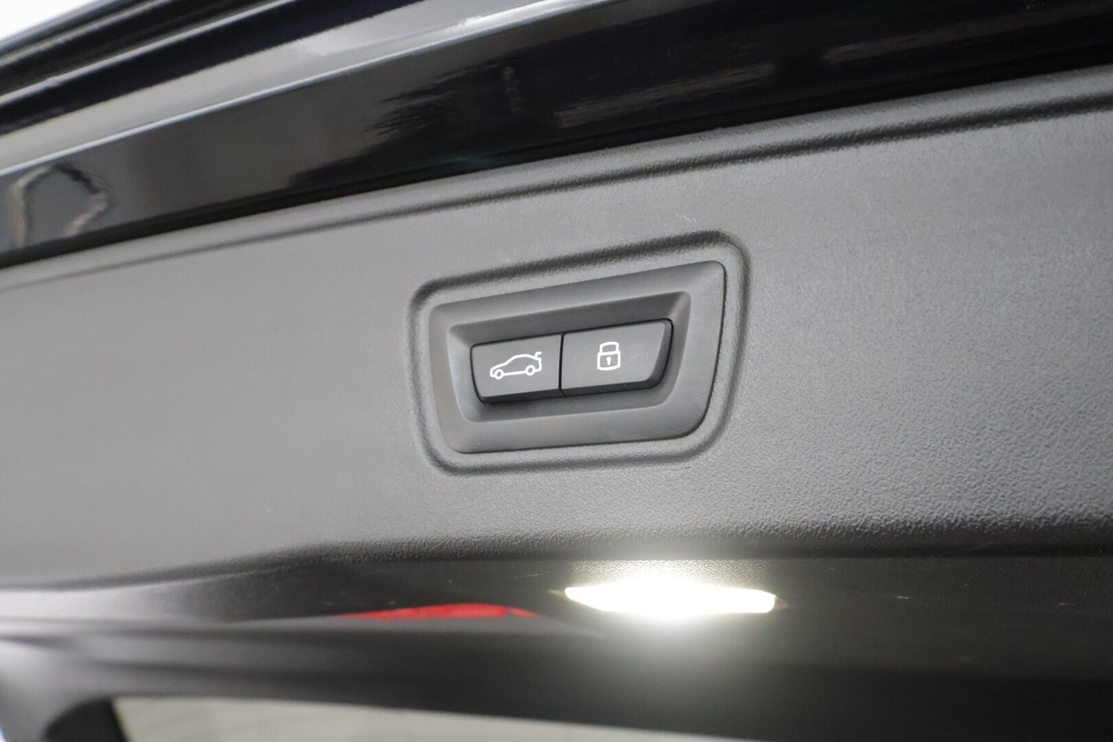 BMW I5 2024 G61 Touring eDrive40 M Sport * ACC / P.kamera / Adapt.LED / Akuston esilämmitys / Comfort Access / Navi * - Kahdet renkaat aluvanteilla