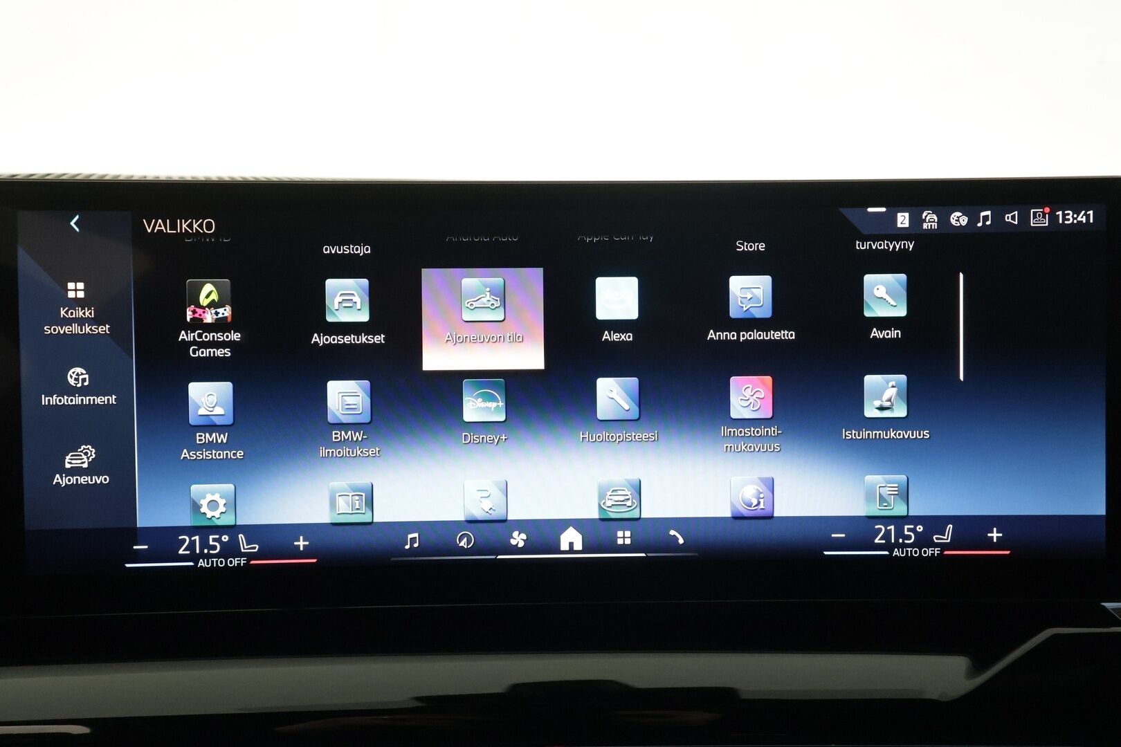 BMW I5 2024 G61 Touring eDrive40 M Sport * ACC / P.kamera / Adapt.LED / Akuston esilämmitys / Comfort Access / Navi * - Kahdet renkaat aluvanteilla