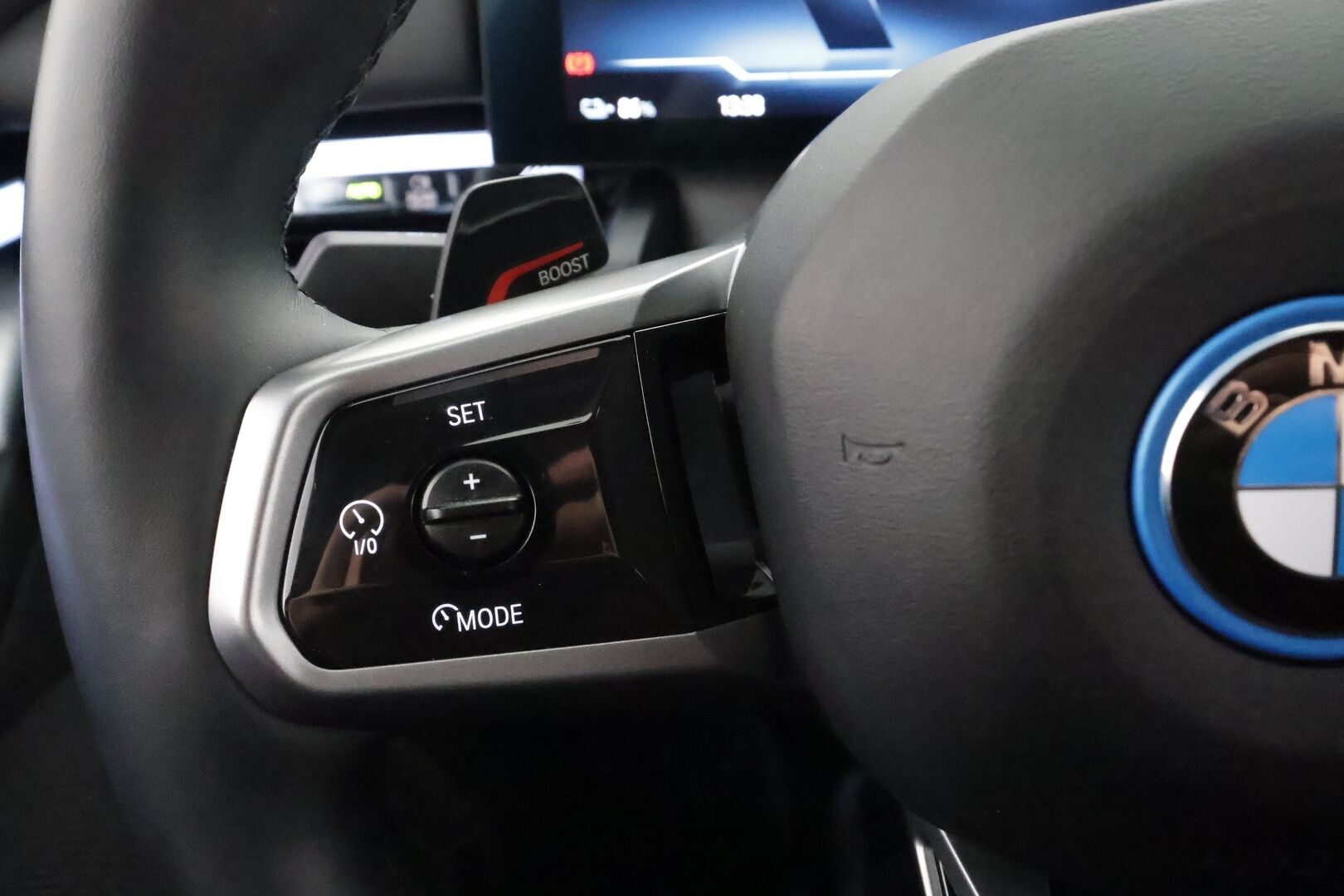 BMW I5 2024 G61 Touring eDrive40 M Sport * ACC / P.kamera / Adapt.LED / Akuston esilämmitys / Comfort Access / Navi * - Kahdet renkaat aluvanteilla