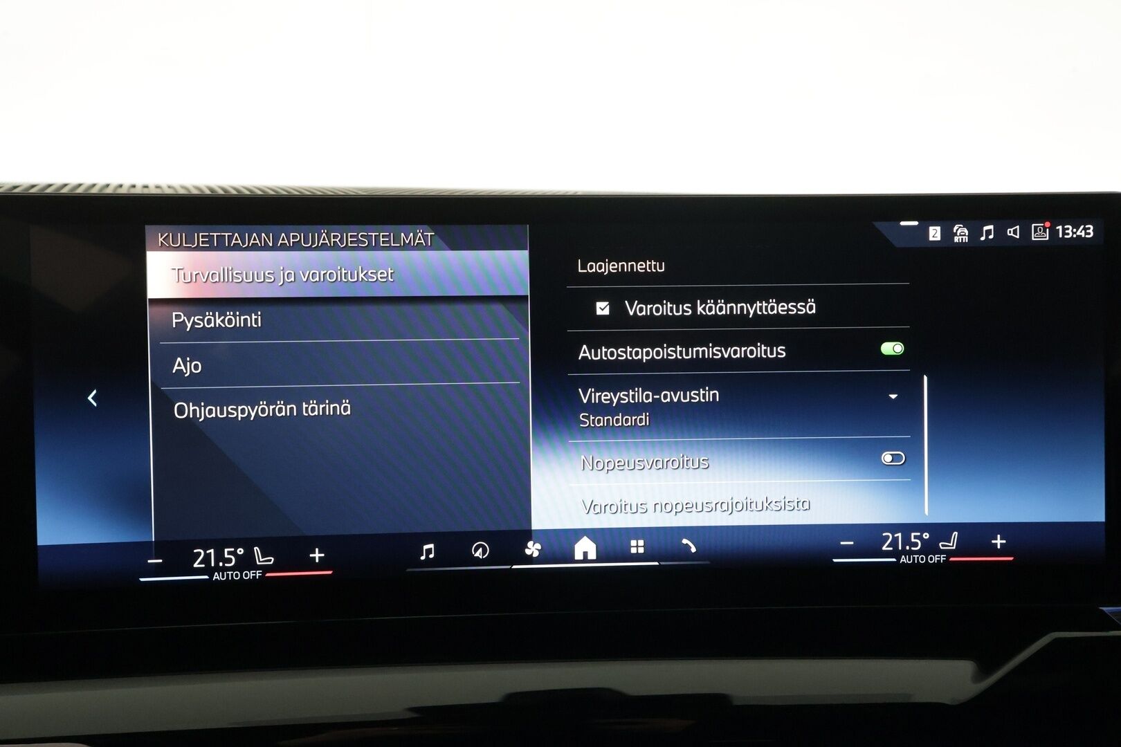 BMW I5 2024 G61 Touring eDrive40 M Sport * ACC / P.kamera / Adapt.LED / Akuston esilämmitys / Comfort Access / Navi * - Kahdet renkaat aluvanteilla