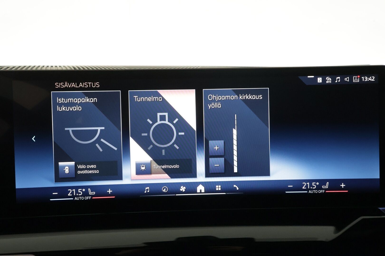 BMW I5 2024 G61 Touring eDrive40 M Sport * ACC / P.kamera / Adapt.LED / Akuston esilämmitys / Comfort Access / Navi * - Kahdet renkaat aluvanteilla