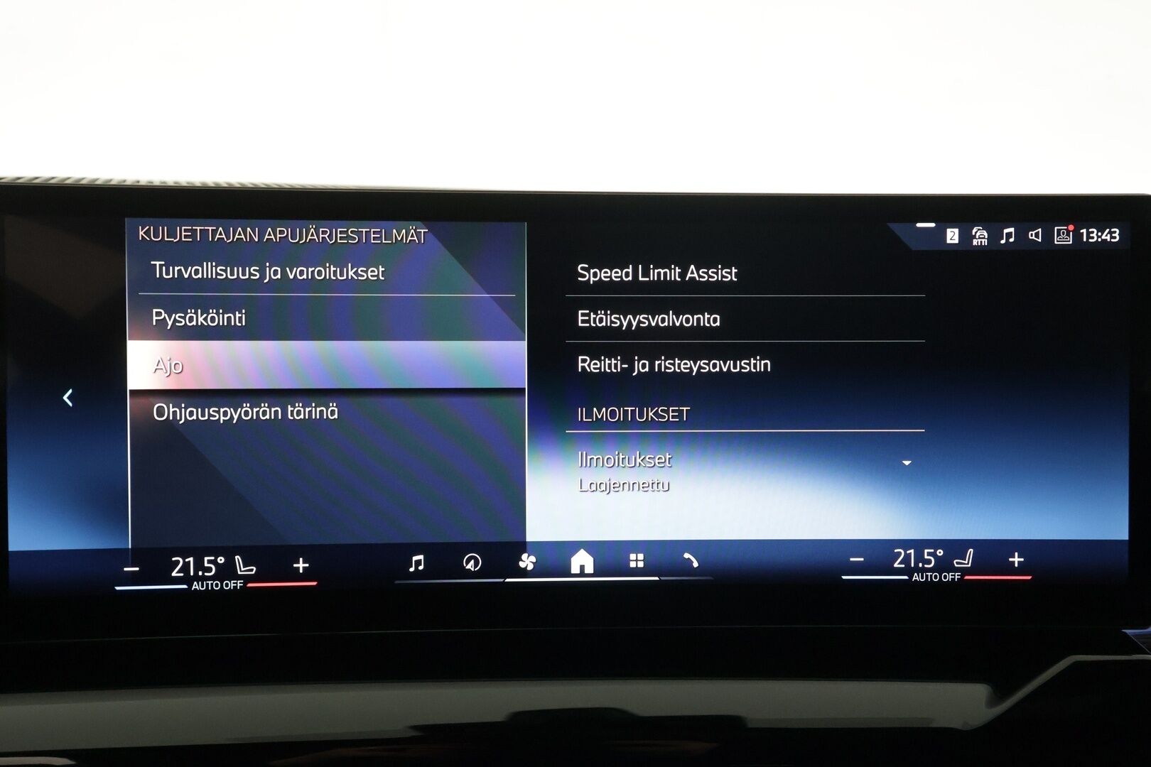 BMW I5 2024 G61 Touring eDrive40 M Sport * ACC / P.kamera / Adapt.LED / Akuston esilämmitys / Comfort Access / Navi * - Kahdet renkaat aluvanteilla