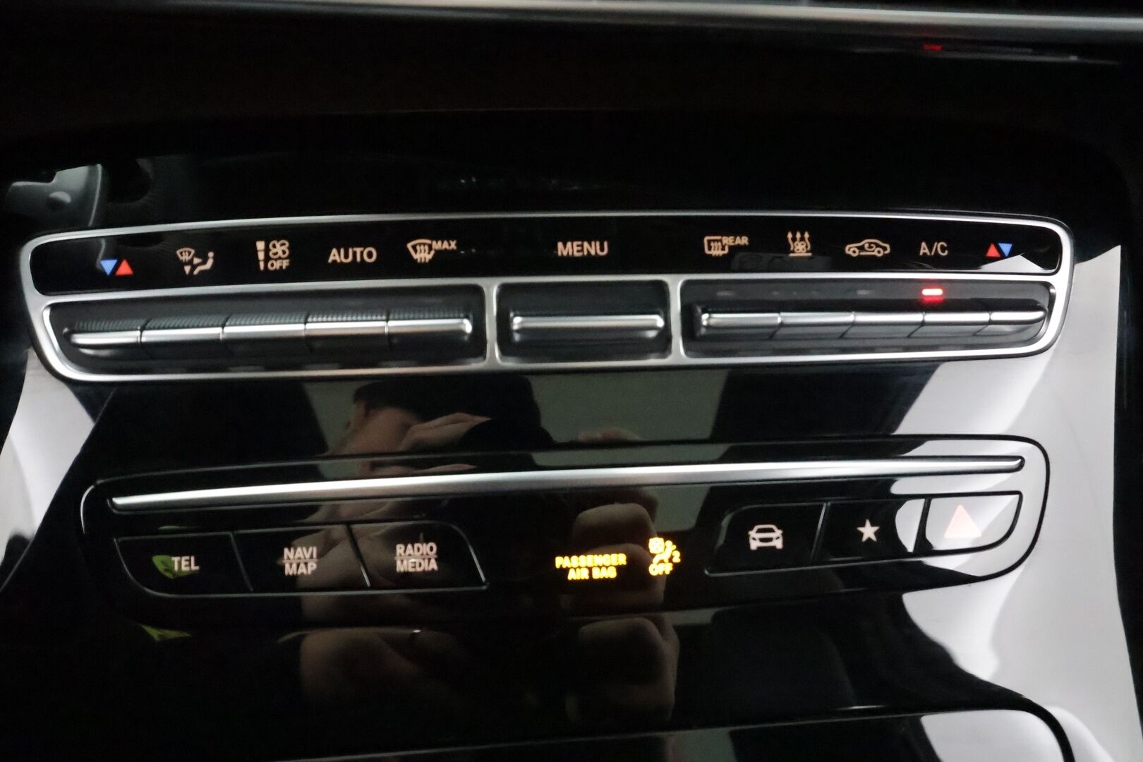 MERCEDES-BENZ EQC 2022 400 4Matic Edition AMG ** Distronic / Kattoluukku / HUD / Nahat / 360 / Vetokoukku ** 