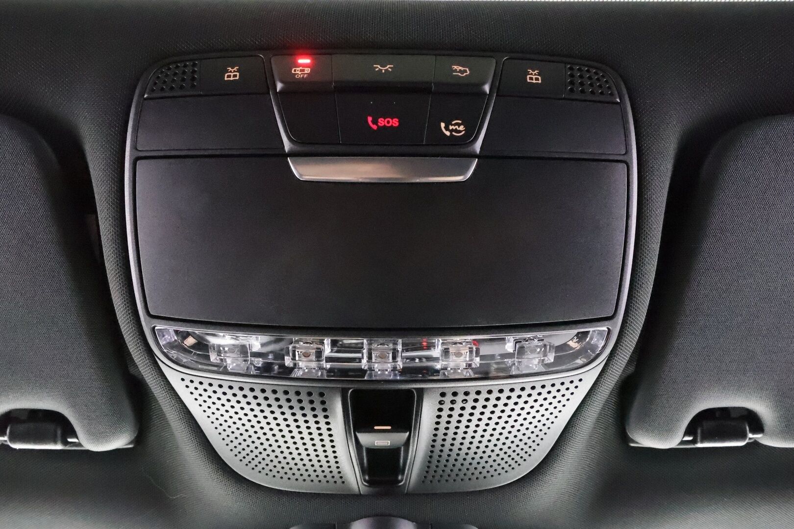 MERCEDES-BENZ EQC 2022 400 4Matic Edition AMG ** Distronic / Kattoluukku / HUD / Nahat / 360 / Vetokoukku ** 