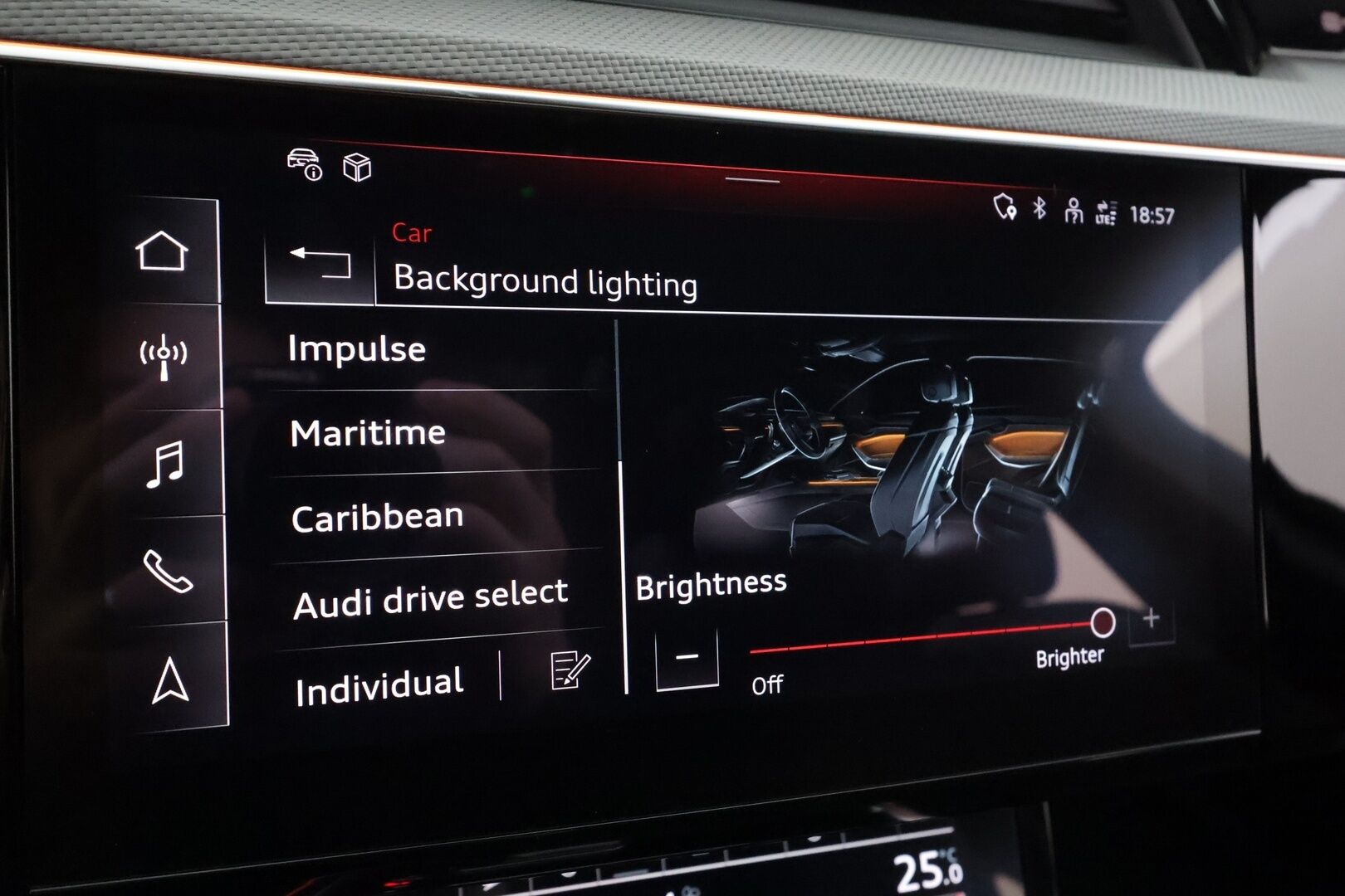 AUDI Q8 E-TRON 2024 SUV 55 Land of quattro S line * Adapt.Vakkari / Vetokoukku / 360-Kamera / Ilmastoidut Nahkapenkit / Ilma-Alusta / Navi / Keyless - Juuri tullut Tampereelle / Audi Sound System - HULLUT AVAJAISHULINAT KORKOTARJOUS 3,29 %