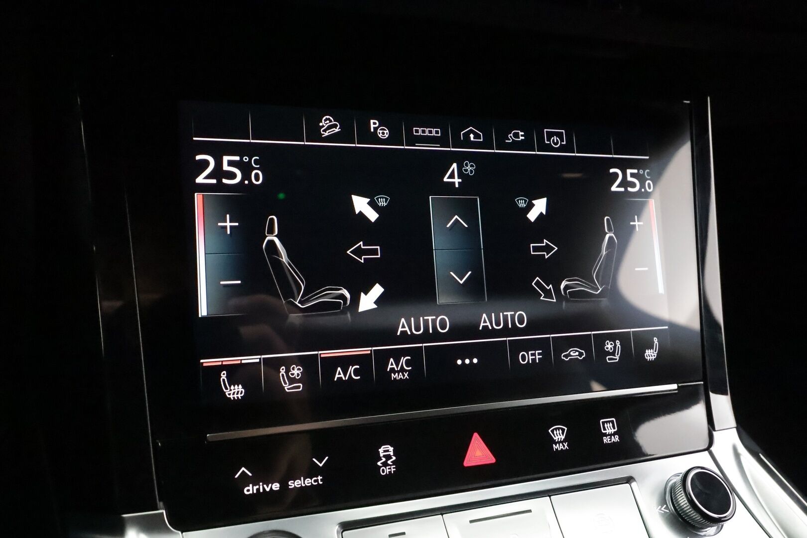 AUDI Q8 E-TRON 2024 SUV 55 Land of quattro S line * Adapt.Vakkari / Vetokoukku / 360-Kamera / Ilmastoidut Nahkapenkit / Ilma-Alusta / Navi / Keyless - Juuri tullut Tampereelle / Audi Sound System - HULLUT AVAJAISHULINAT KORKOTARJOUS 3,29 %