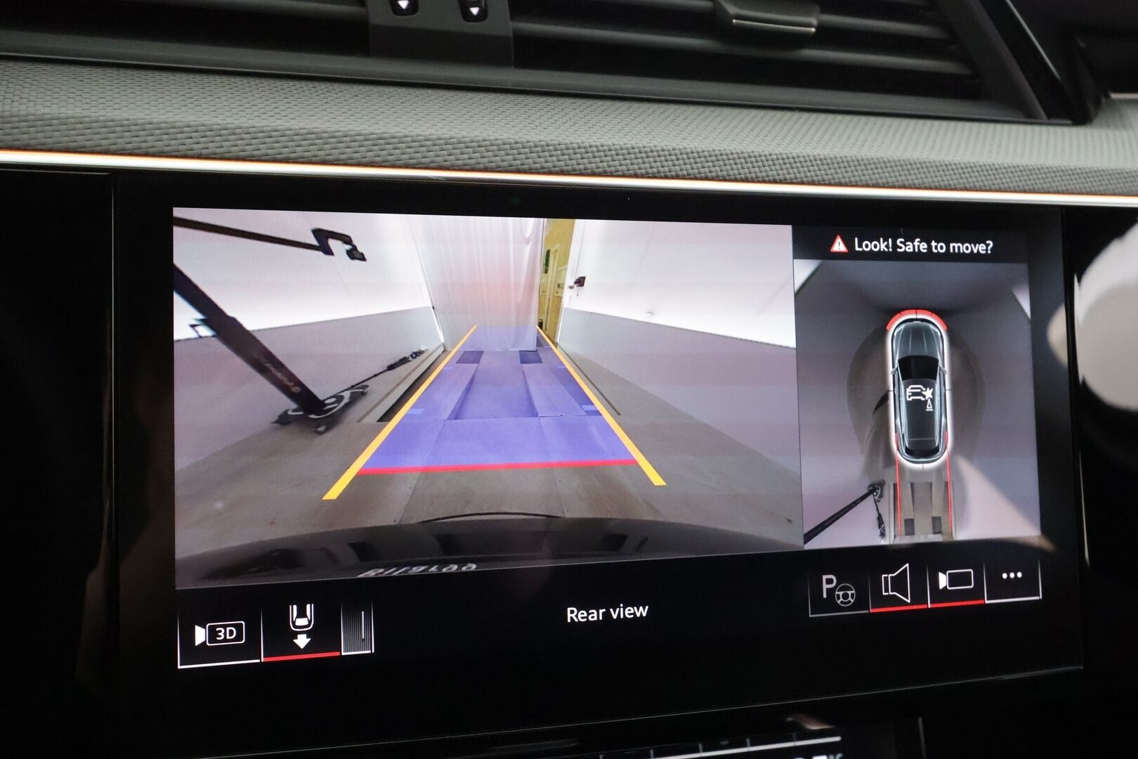 AUDI Q8 E-TRON 2024 55 quattro S line * ACC / 360° / Muistipenkit / Ilma-alusta / Navi / Keyless / Ilmastoidut nahat / Sähköluukku *